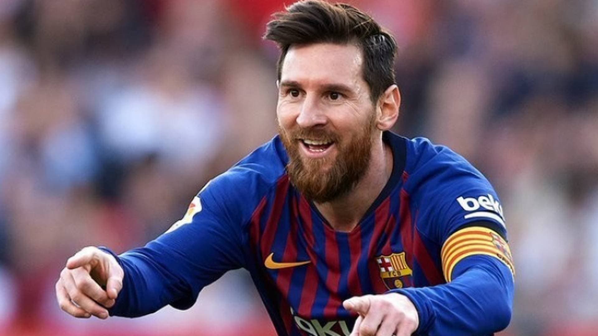 ميسي يؤجل الرد على عرض برشلونة