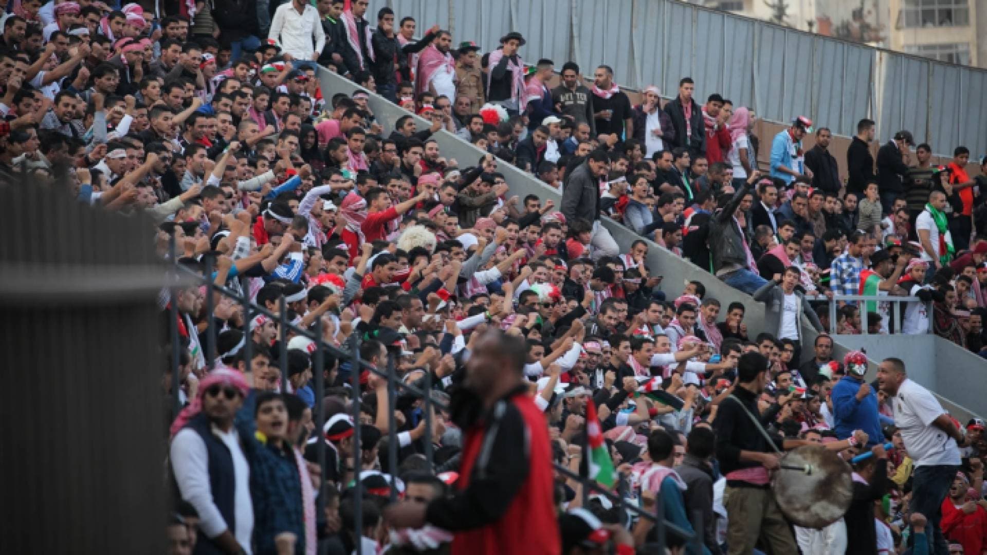 الهواري: خطة لإعادة الجماهير الأردنية للملاعب
