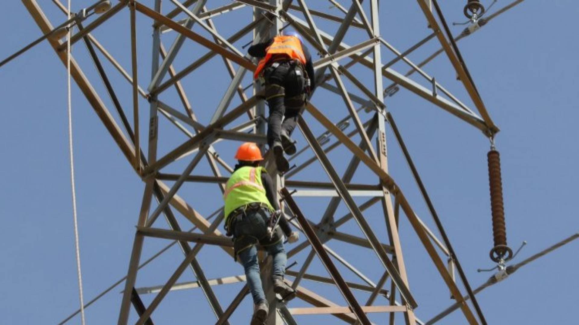 لجنة هندسية خاصة للوقوف على أسباب انقطاع التيار الكهربائي عن الأردن