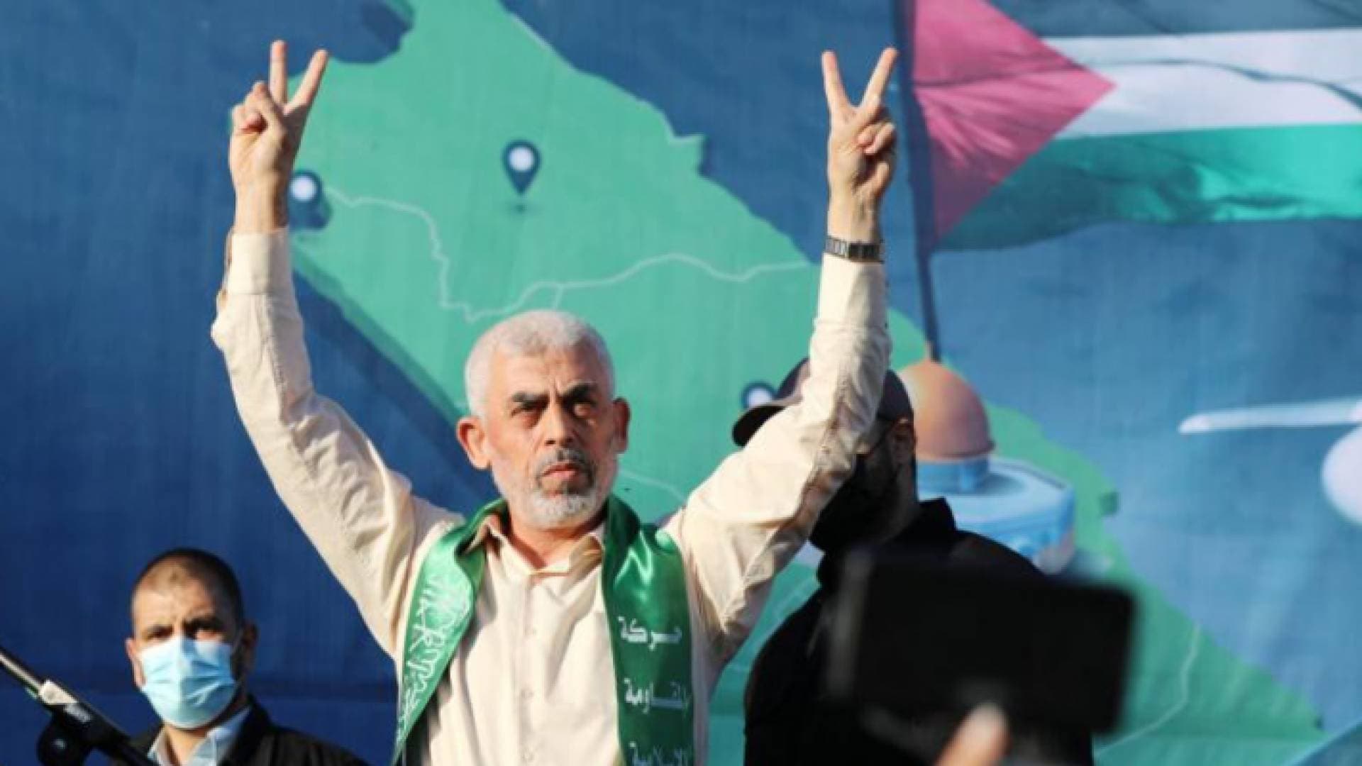 ما قصة الرقم (١١١١)؟.. السنوار يشغل بال الفلسطينيين ويفتح باب تكهناتهم