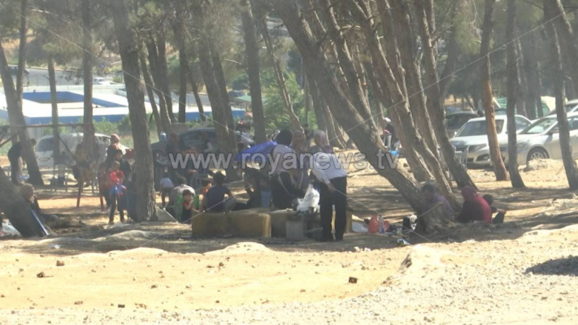 بعد طول انتظار.. غياب النظافة يحرم العمانيين من الاستمتاع بحدائقهم العامة - فيديو