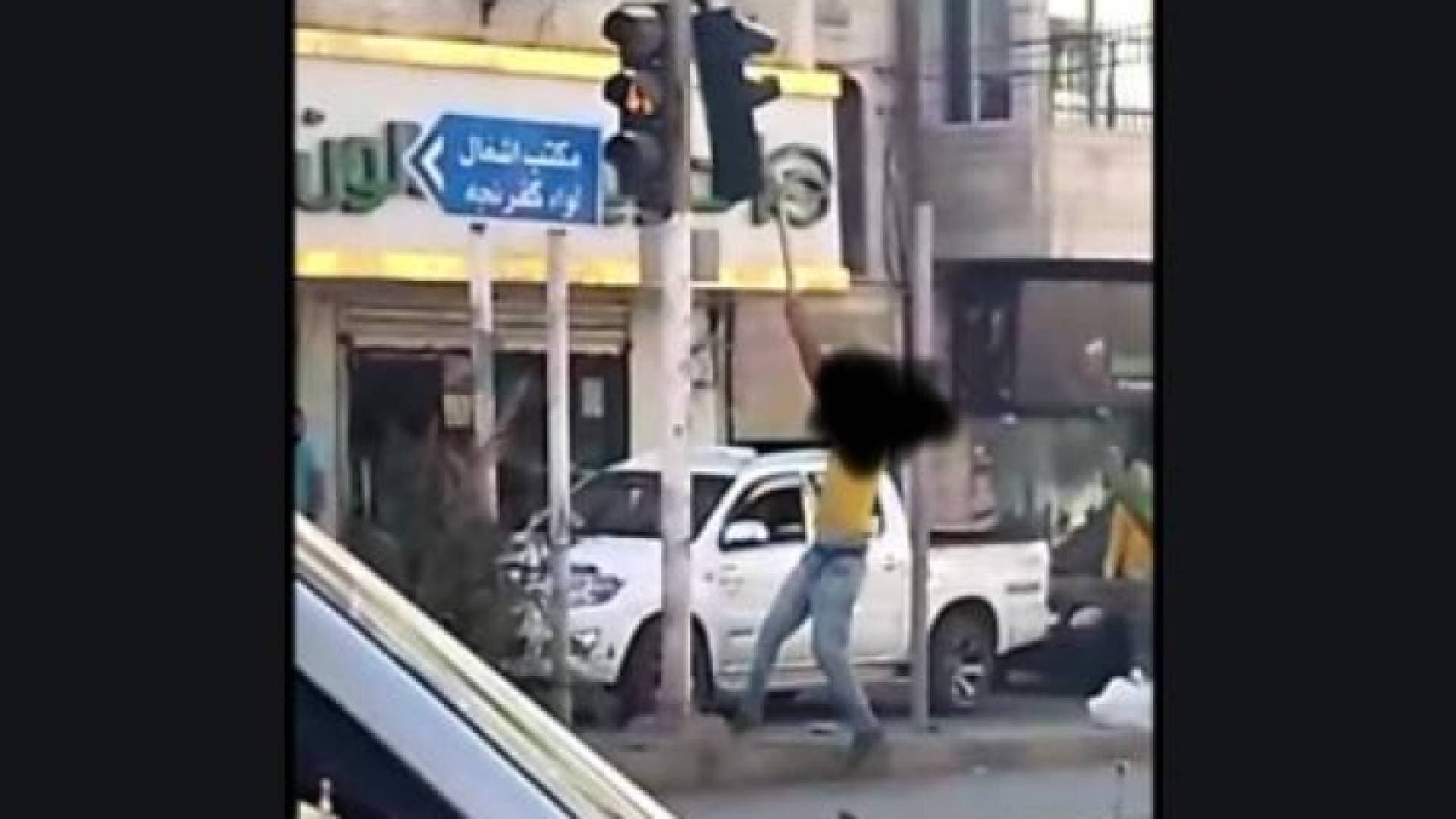 الأمن العام: القبض على شخص "مضطرب نفسيا" حطم إشارة ضوئية في عجلون