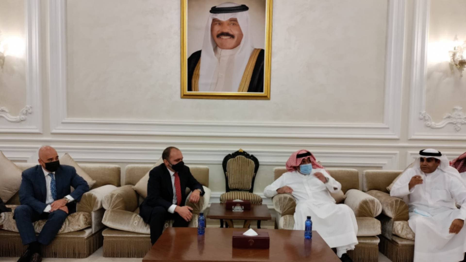 الأمير علي يصل إلى الكويت لمؤازرة النشامى