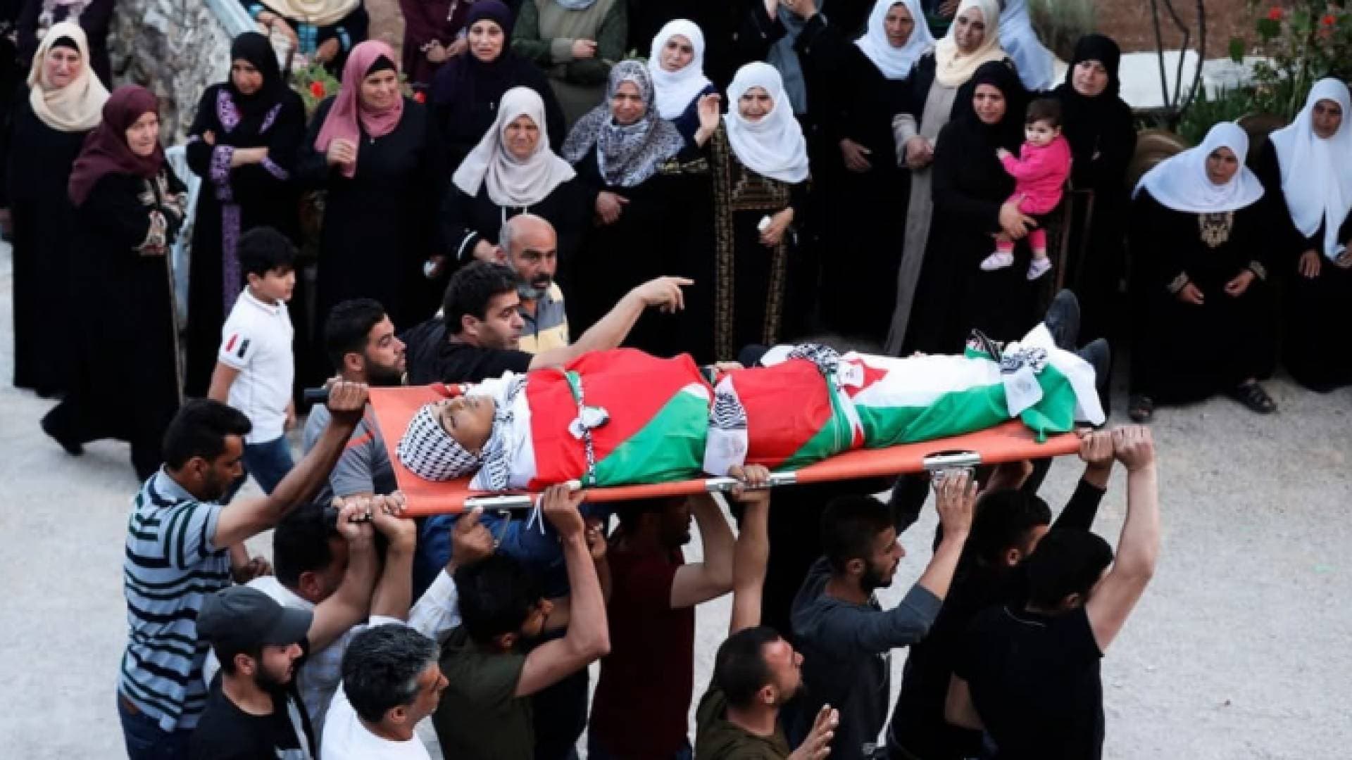 جماهير نابلس تشيع جثمان الشهيد حمايل