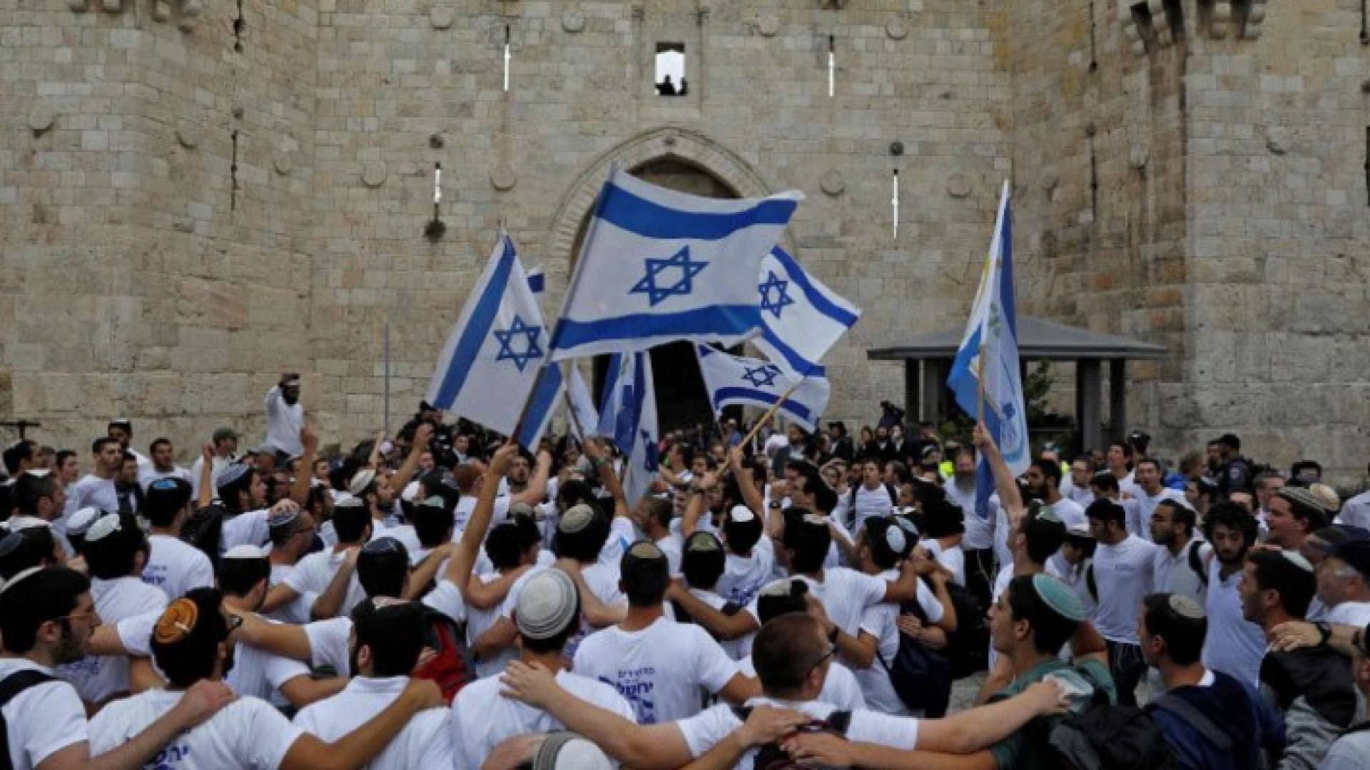 الحكومة الفلسطينية تحذر من تداعيات "مسيرة الأعلام" في القدس