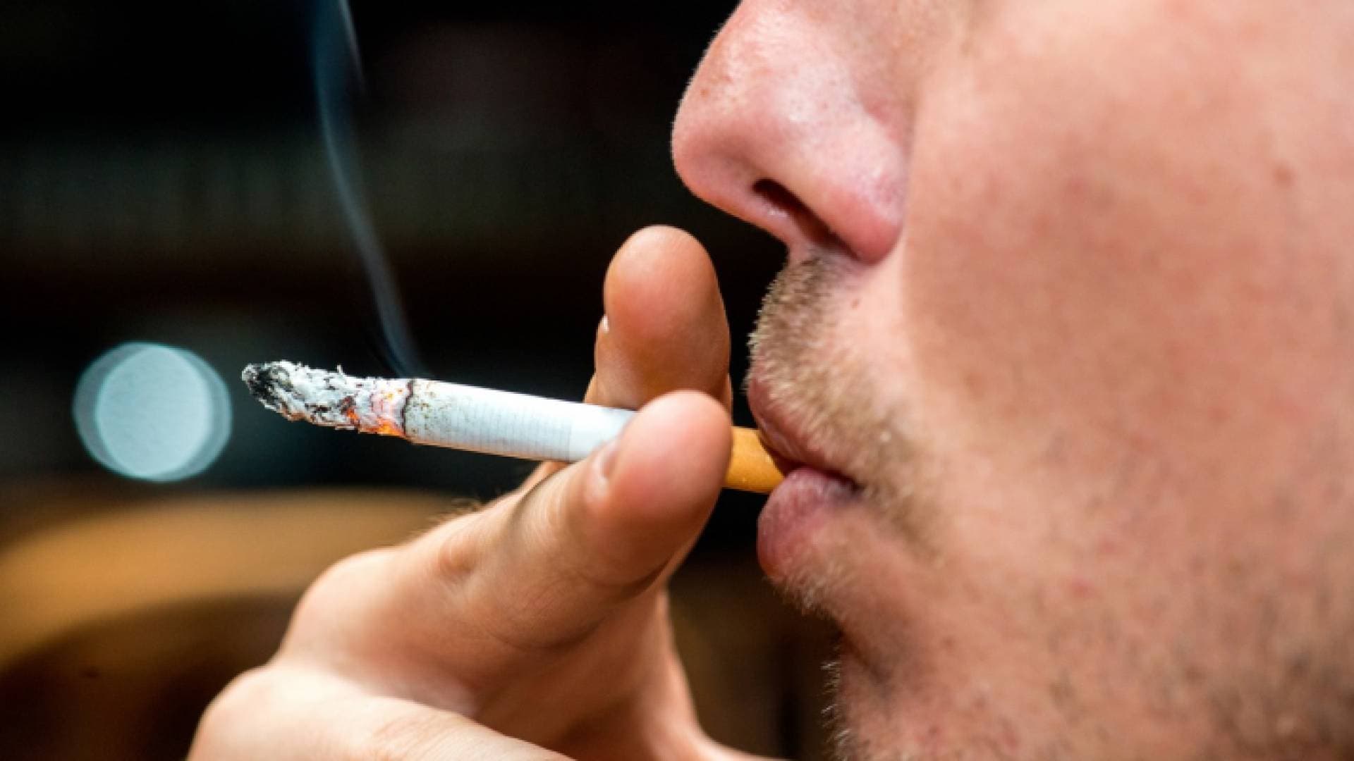 بسبب التدخين.. مخالفة ٣ مؤسسات وإنذار ٧٦ أخرى في الزرقاء