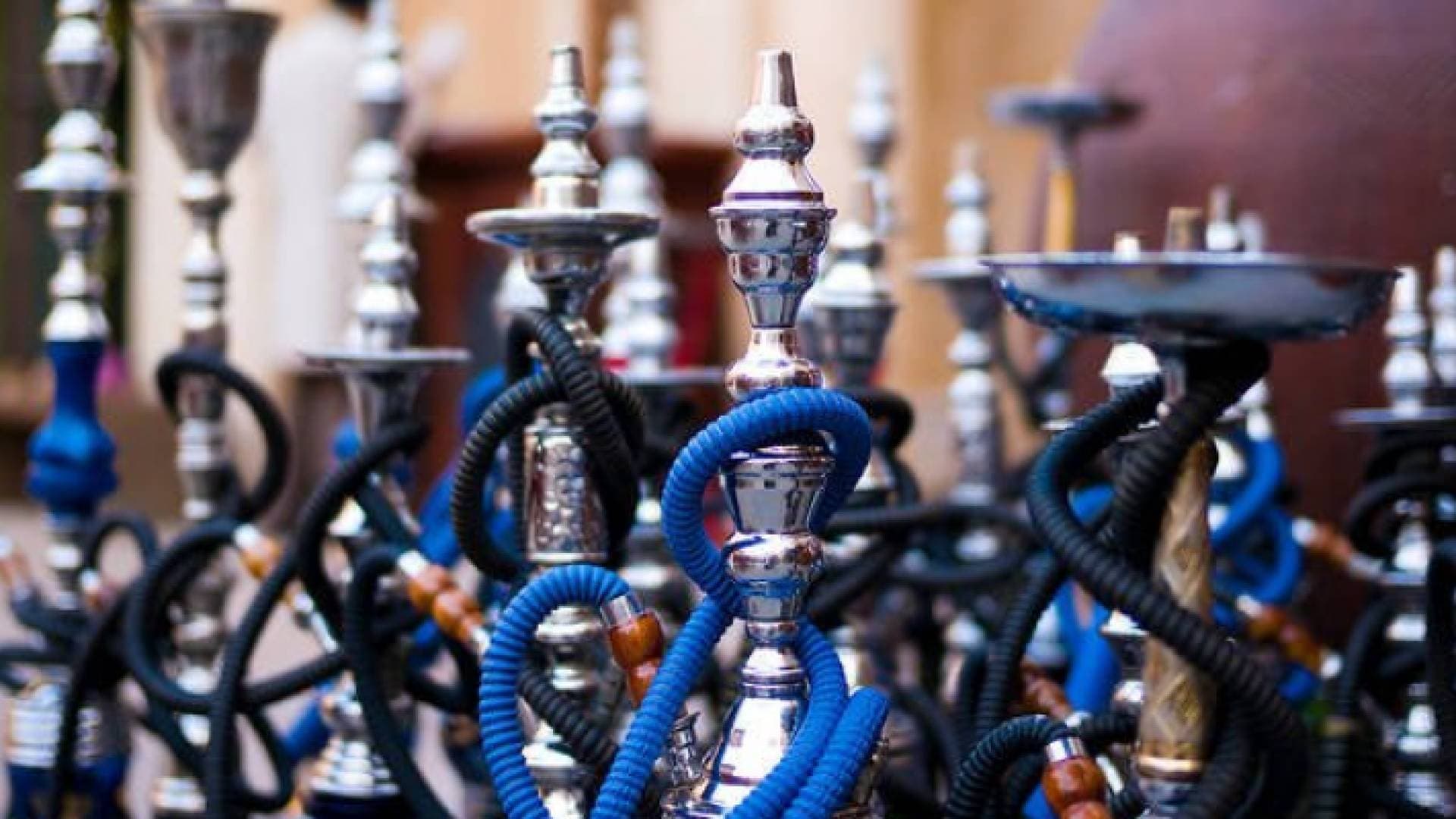 الأرجيلة تعود إلى المقاهي.. وهذه الشروط وآليات الضبط والمراقبة - فيديو