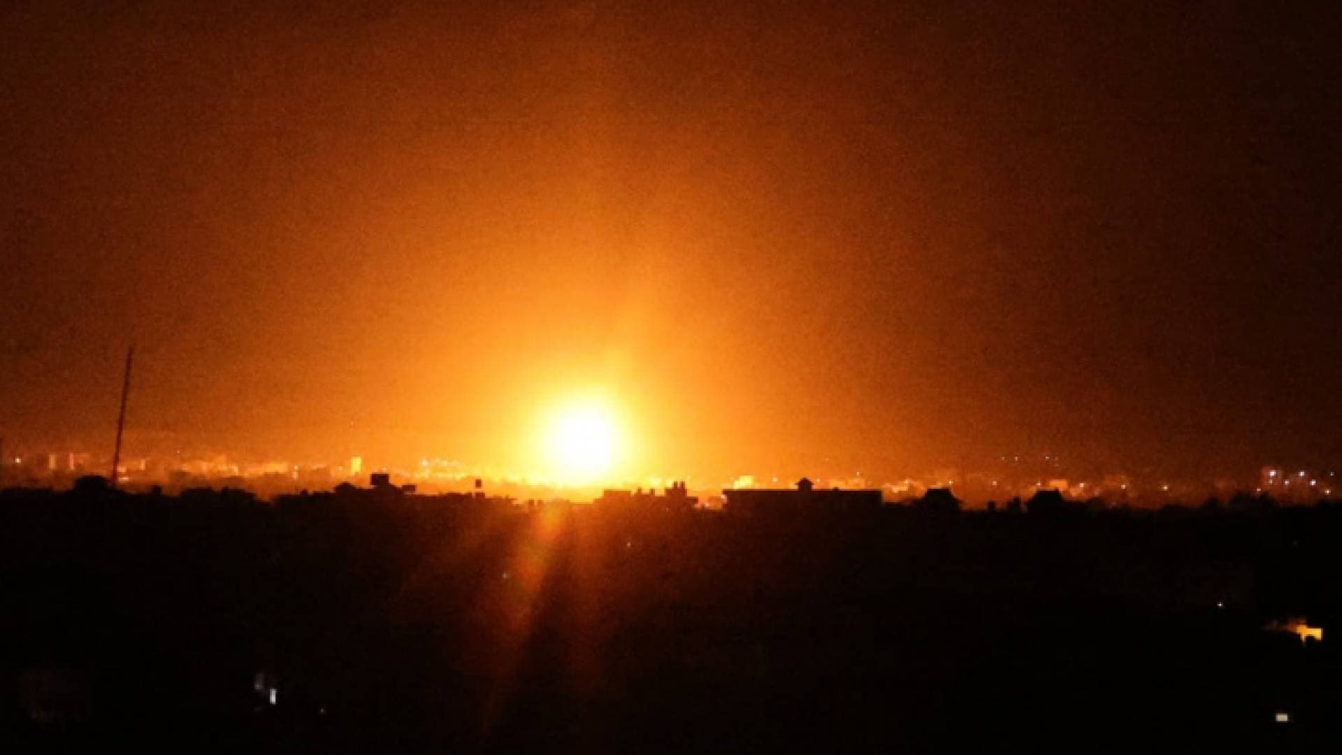 طائرات الاحتلال الإسرائيلي تستهدف مواقعا للمقاومة الفلسطينية في غزة