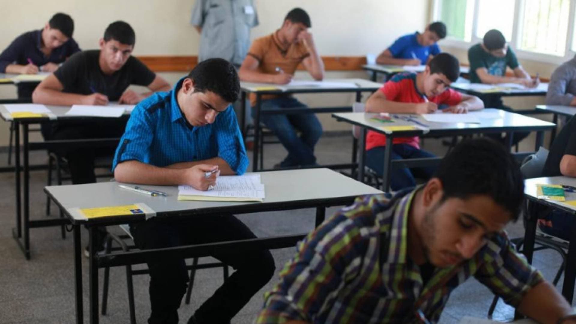 شرطة غزة تمنع الحفلات العامة ومكبرات الصوت حتى نهاية امتحان التوجيهي