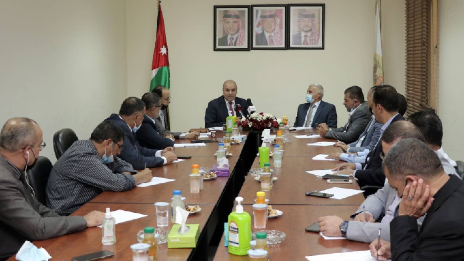 العودات: سنتخذ خطوات سريعة لدعم الصحف الورقية