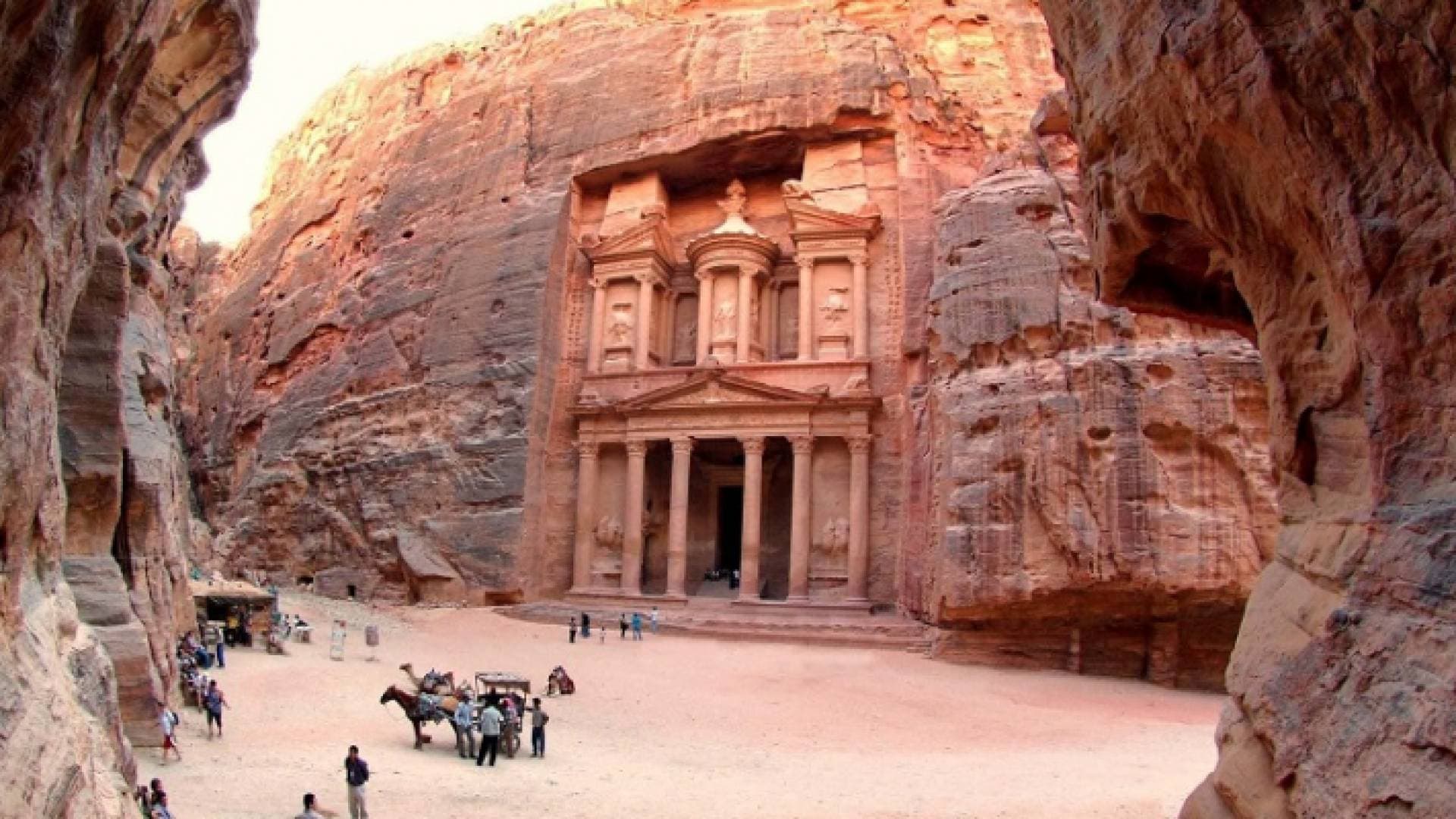 تراجع الدخل السياحي في الأردن بنسبة ٧٠% في الثلث الأول من ٢٠٢١