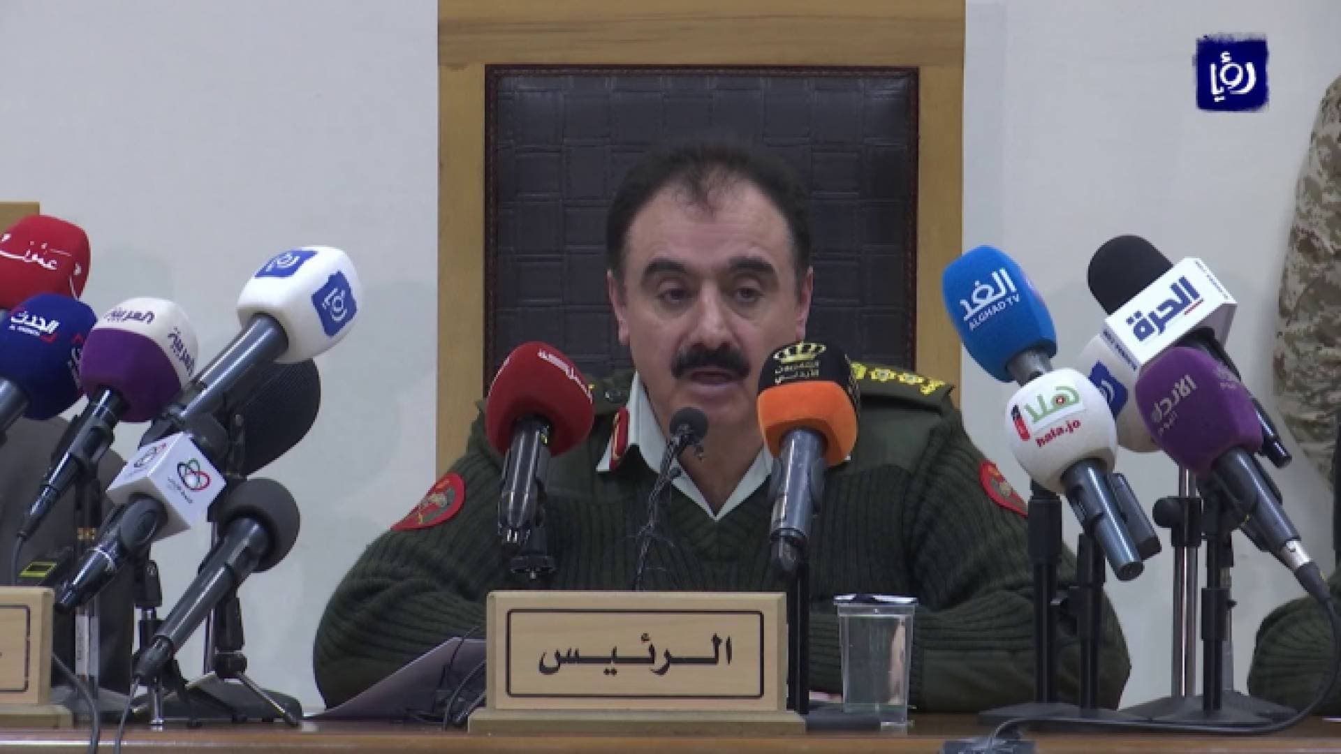 العفيف: المحكمة استمعت للشاهد الأخير بقضية الفتنة والمتهمان يكتبان إفاداتيهما بخط اليد - فيديو