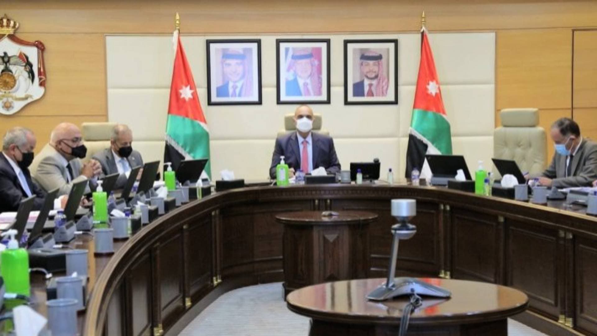 مجلس الوزراء يقر مشروع قانون إلغاء قانون البنك الوطني لتمويل المشاريع الصغيرة