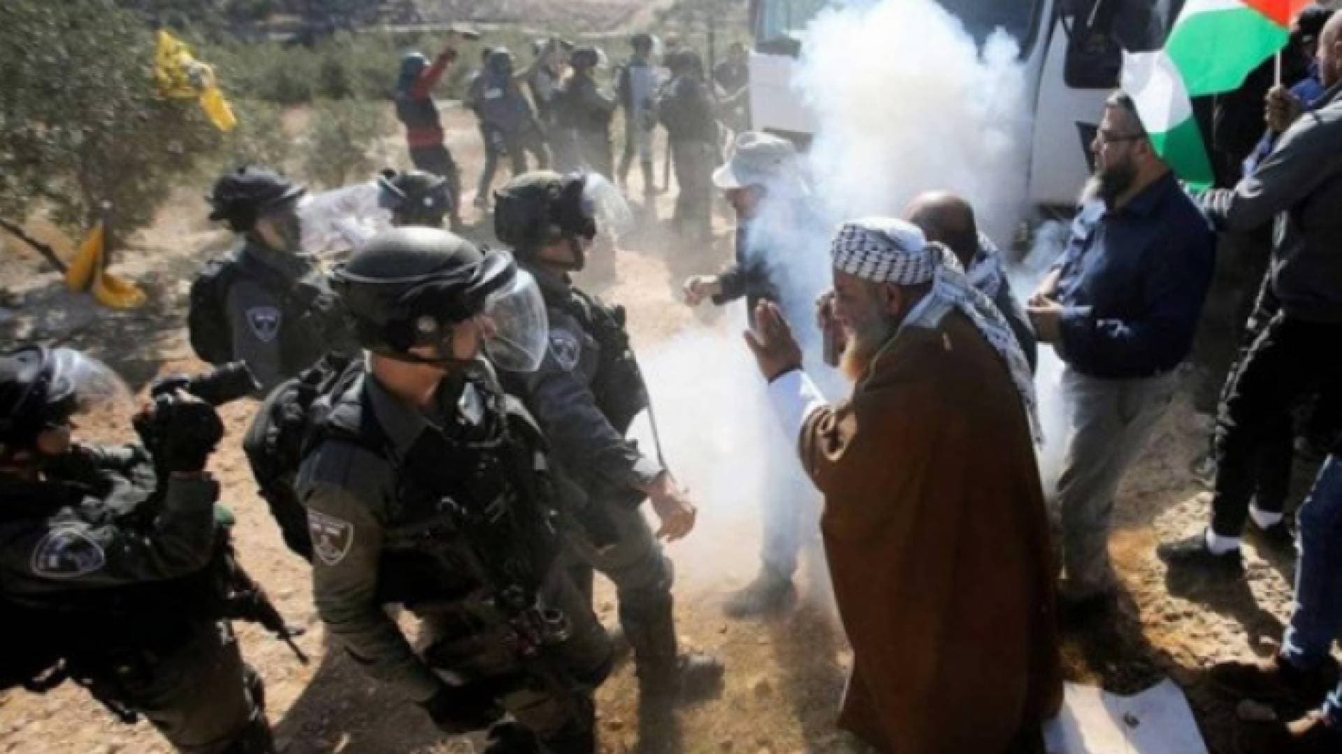 الاحتلال الإسرائيلي يقمع مسيرة في بيتا جنوب نابلس