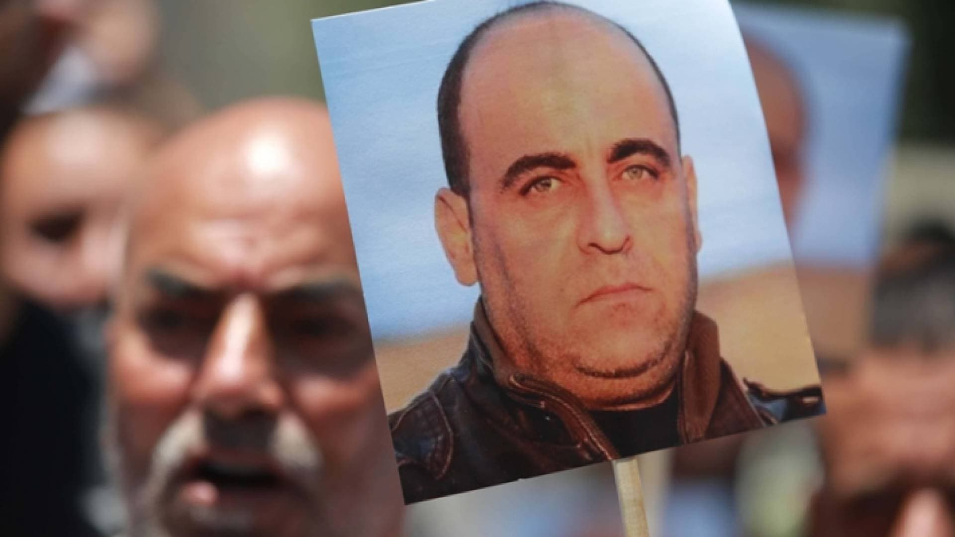 إقامة صلاة الغائب على روح نزار بنات في جرش.. وأقاربه في الأردن يتحدثون لـ "رؤيا" - فيديو