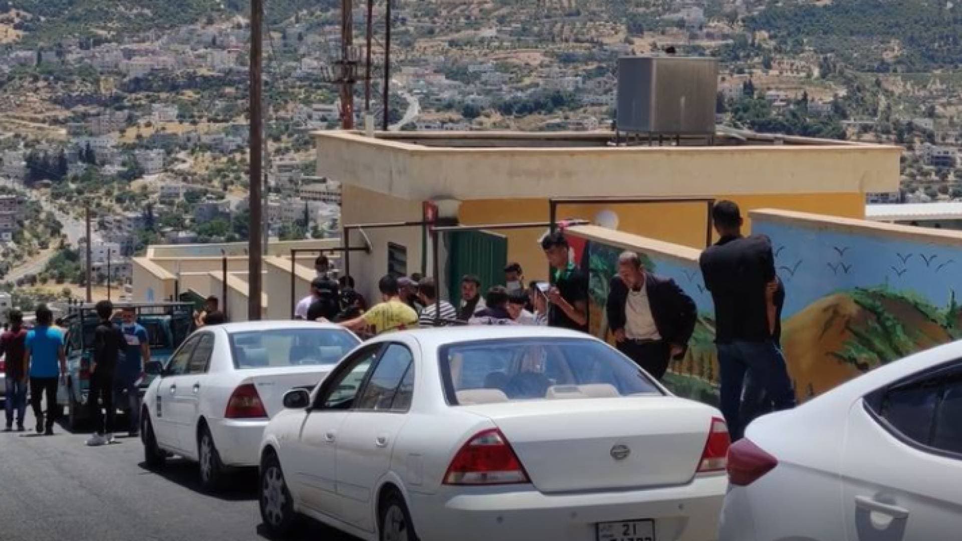 طلبة توجيهي يشكون صعوبة امتحان مبحث الكيمياء - فيديو
