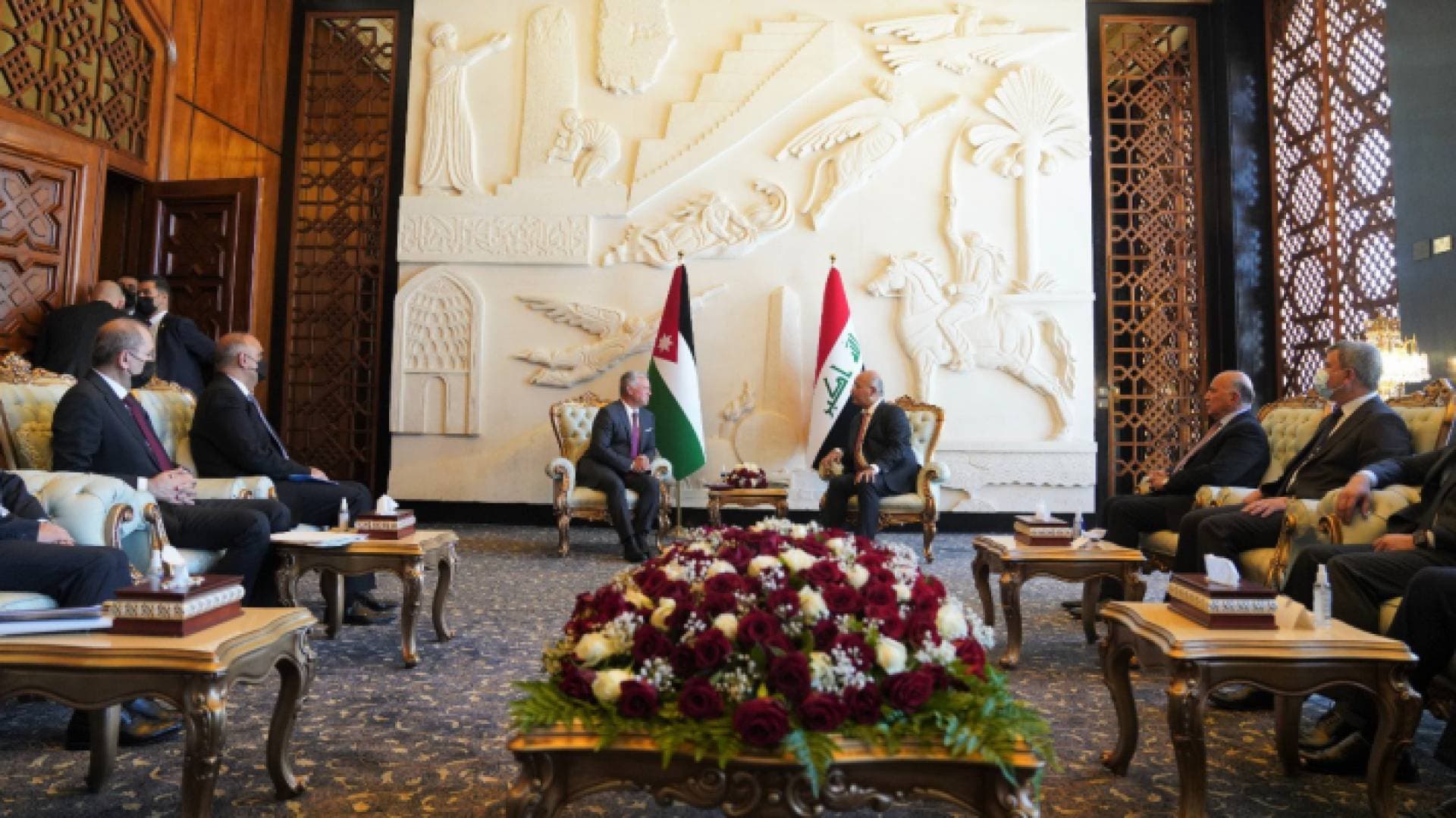 الملك يؤكد من بغداد ضرورة تعزيز التعاون الثلاثي (الأردني-المصري-العراقي)