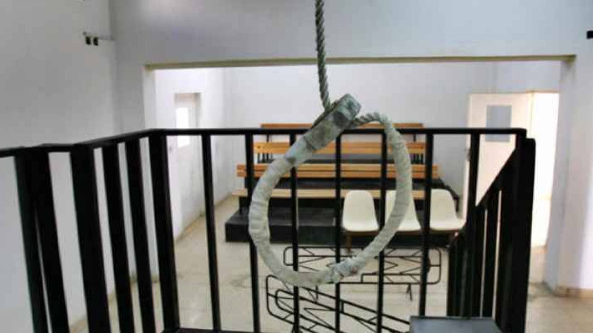 الإعدام شنقا لأربعينية قتلت مسنة أردنية بوحشية في جبل عمان .. تفاصيل