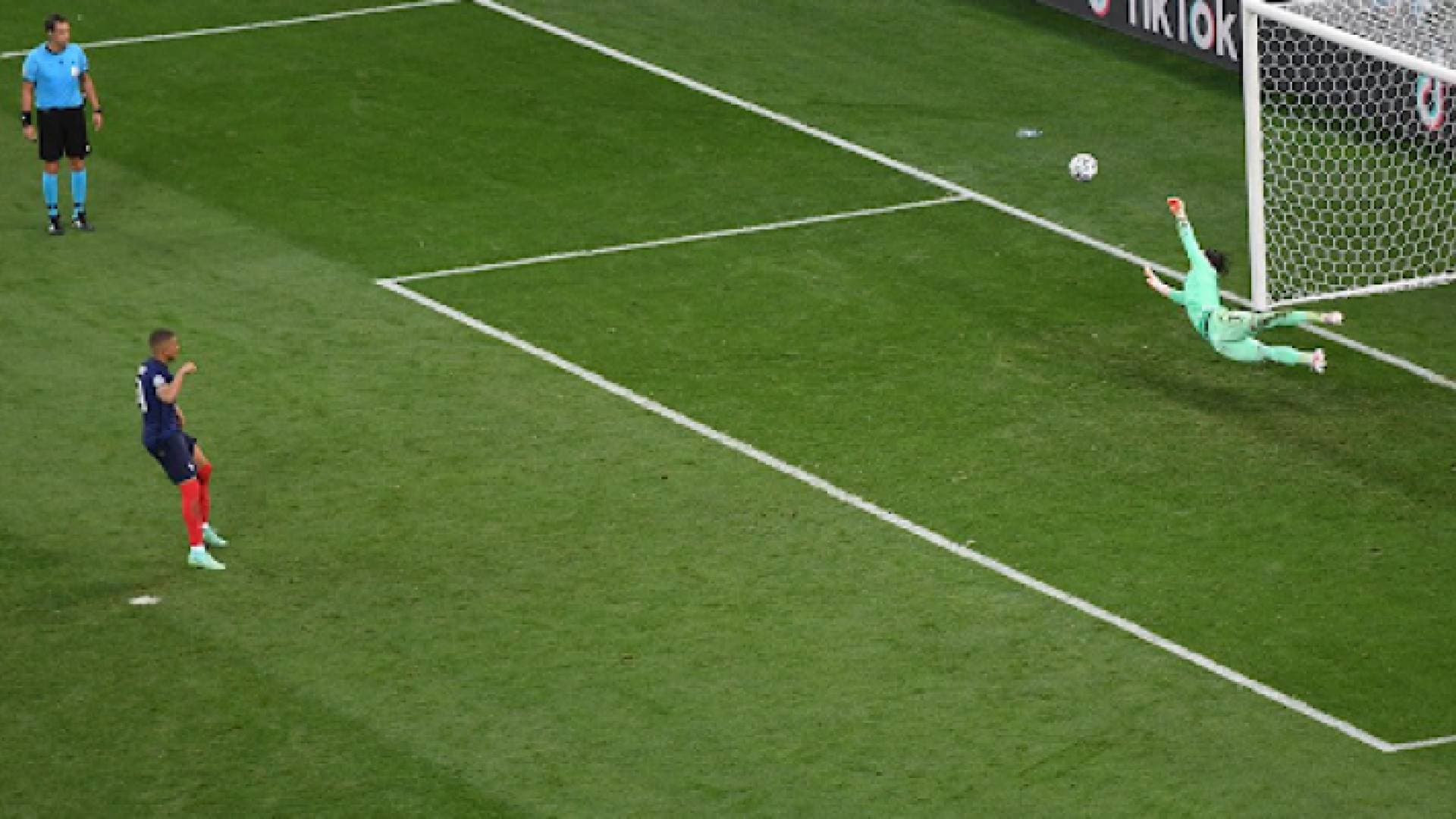 ديشامب يعلق على إهدار مبابي ركلة الجزاء الاخيرة لفرنسا