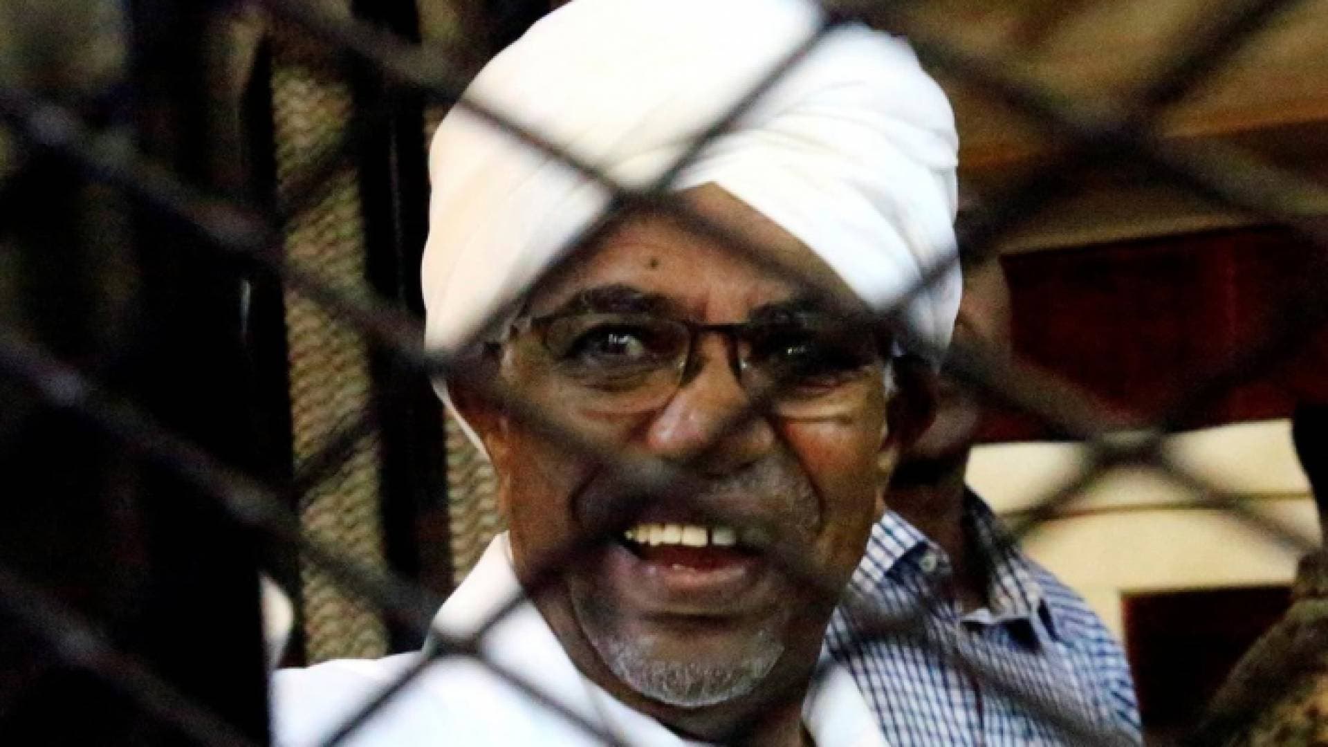 هيئة "الاتهام" تقاطع محكمة المخلوع البشير وتعتبرها "خيانة" للسودانيين
