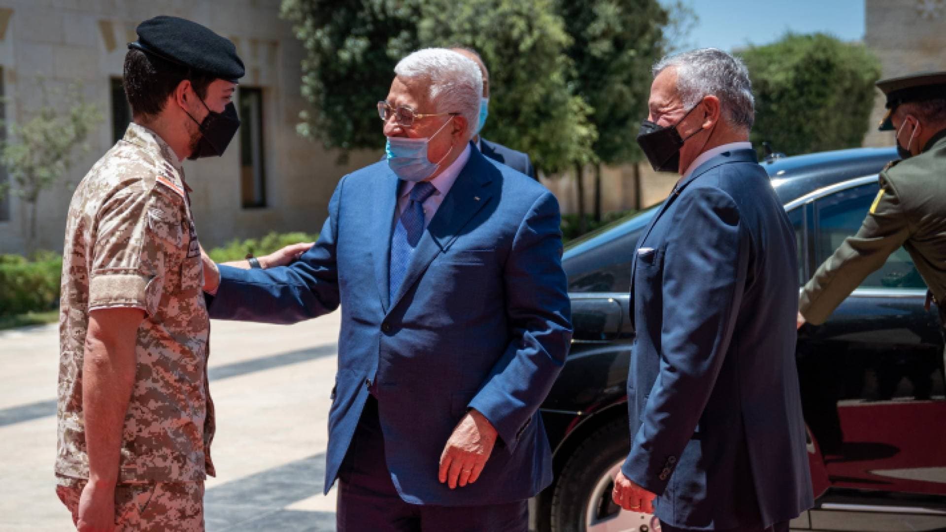الملك يستقبل بحضور ولي العهد الرئيس الفلسطيني في قصر الحسينية.. صور