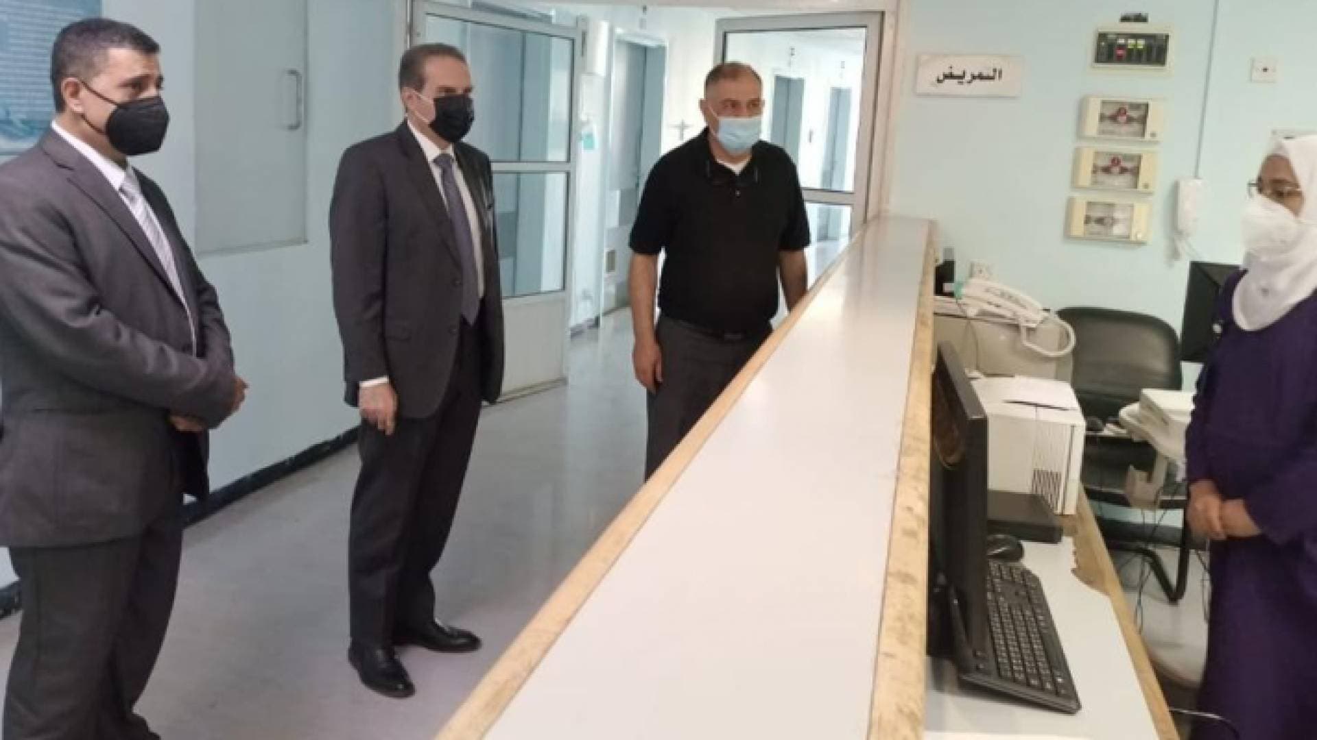 وزير الصحة يتفقد الخدمات المقدمة في مستشفى الأمير حمزة