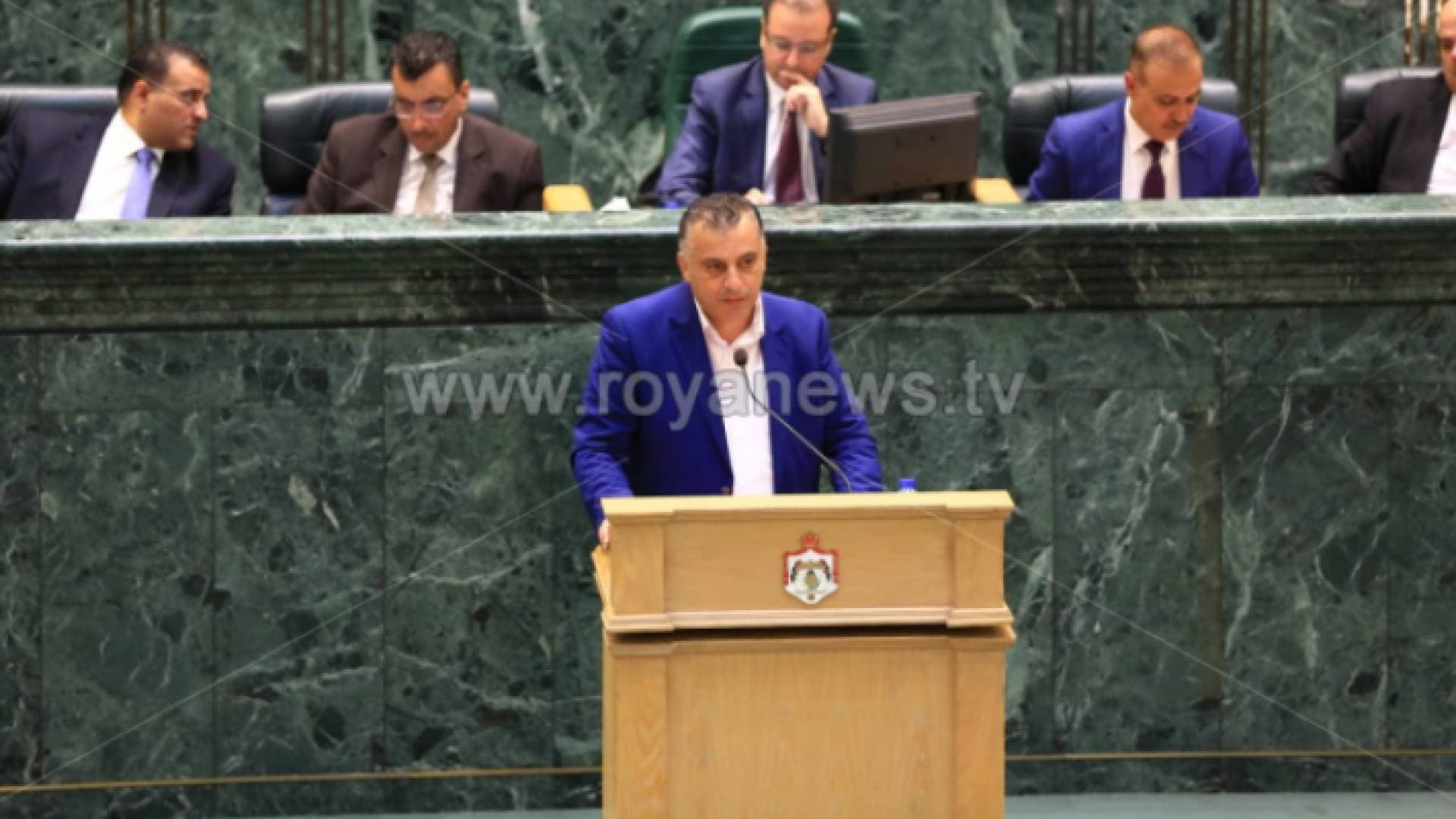 النائب الظهراوي ينتقد الفايز.. "هو في سياحة"