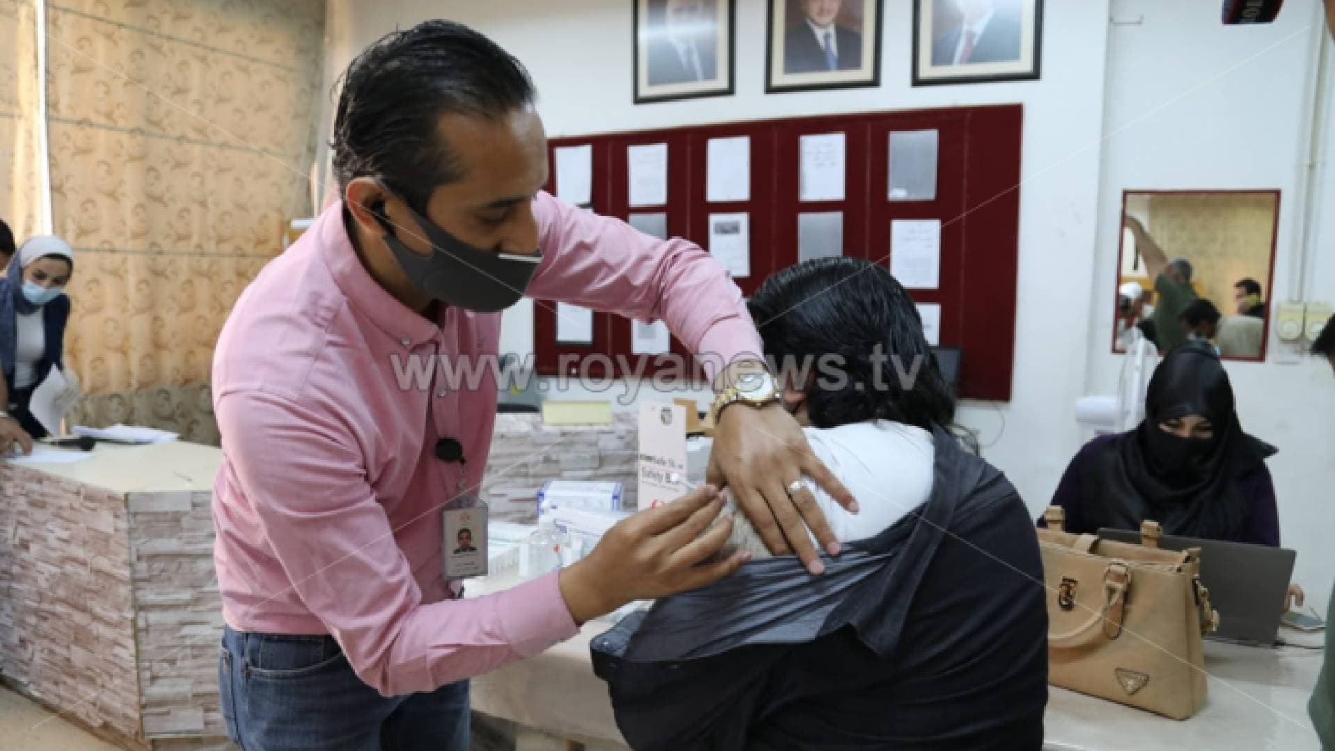 الصحة للأردنيين: هذه المواقع تتوفر فيها الجرعة الأولى من لقاح كورونا.. أسماء