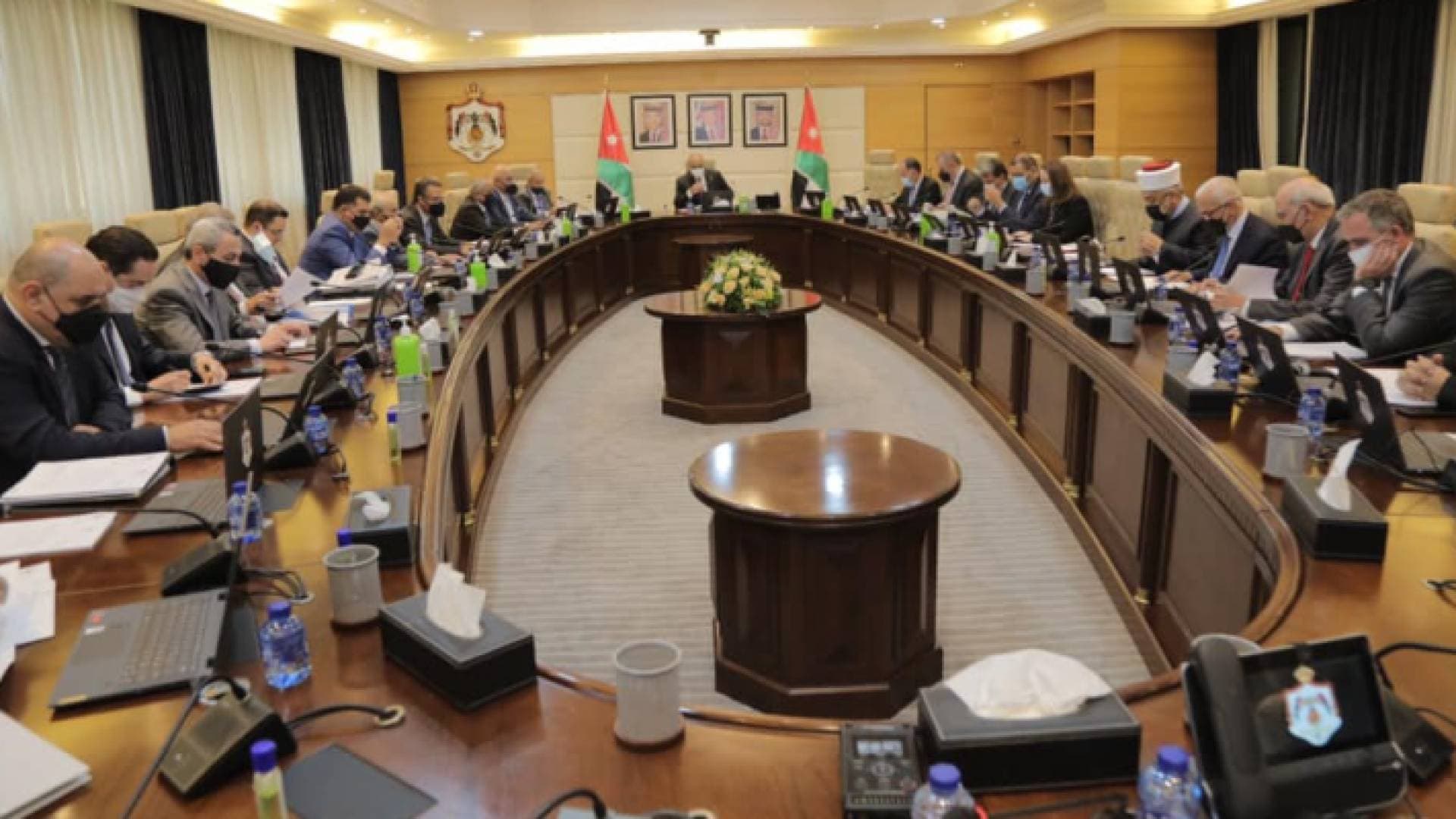 توجيه من الخصاونة الى وزراء حكومته