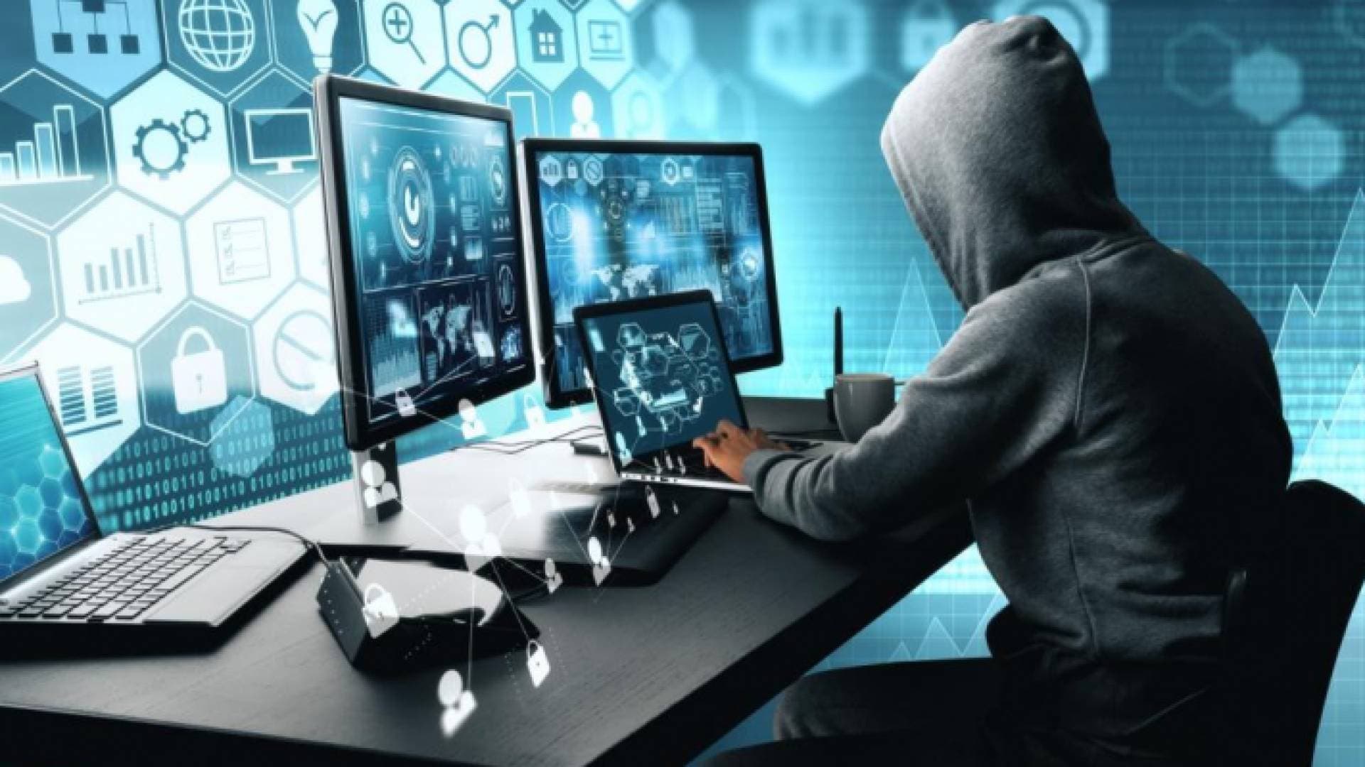قراصنة روس يخترقون مئات الشركات ويطالبون بـ ٧٠ مليون دولار فدية