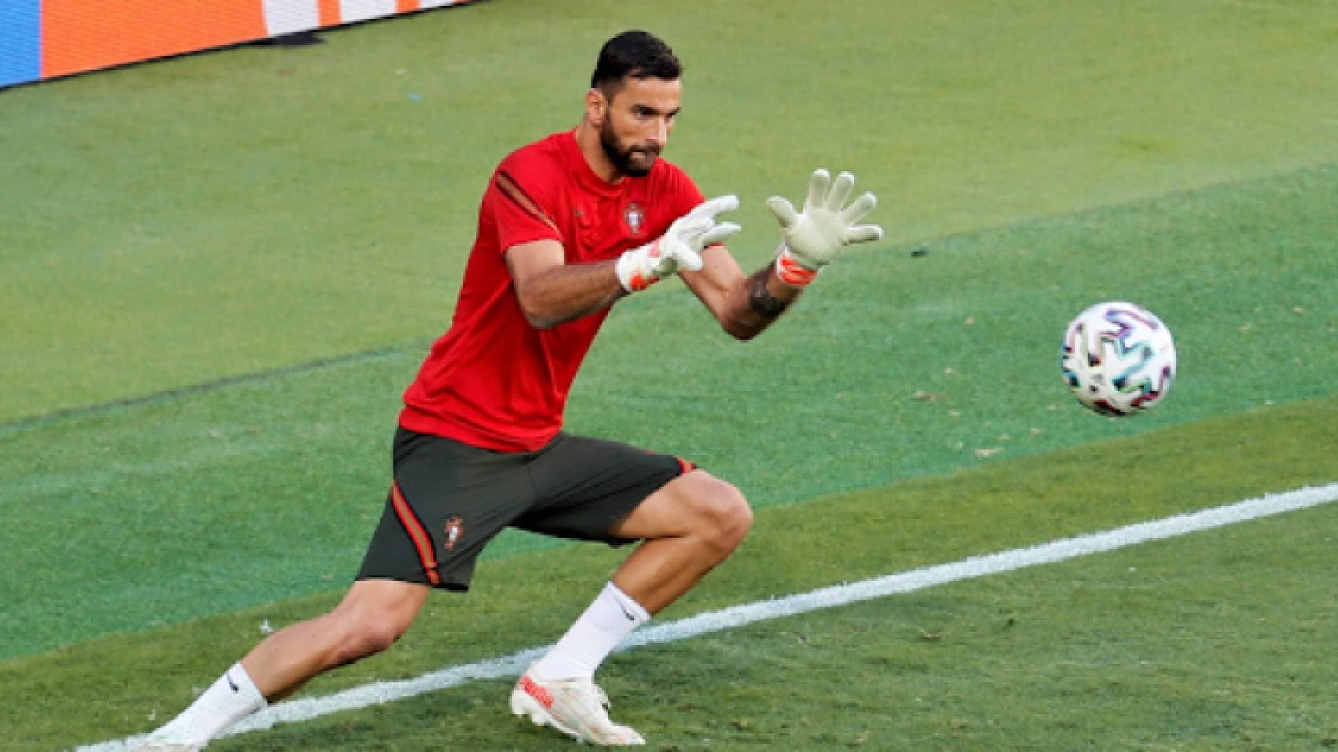 روما يضم الحارس البرتغالي روي باتريسيو