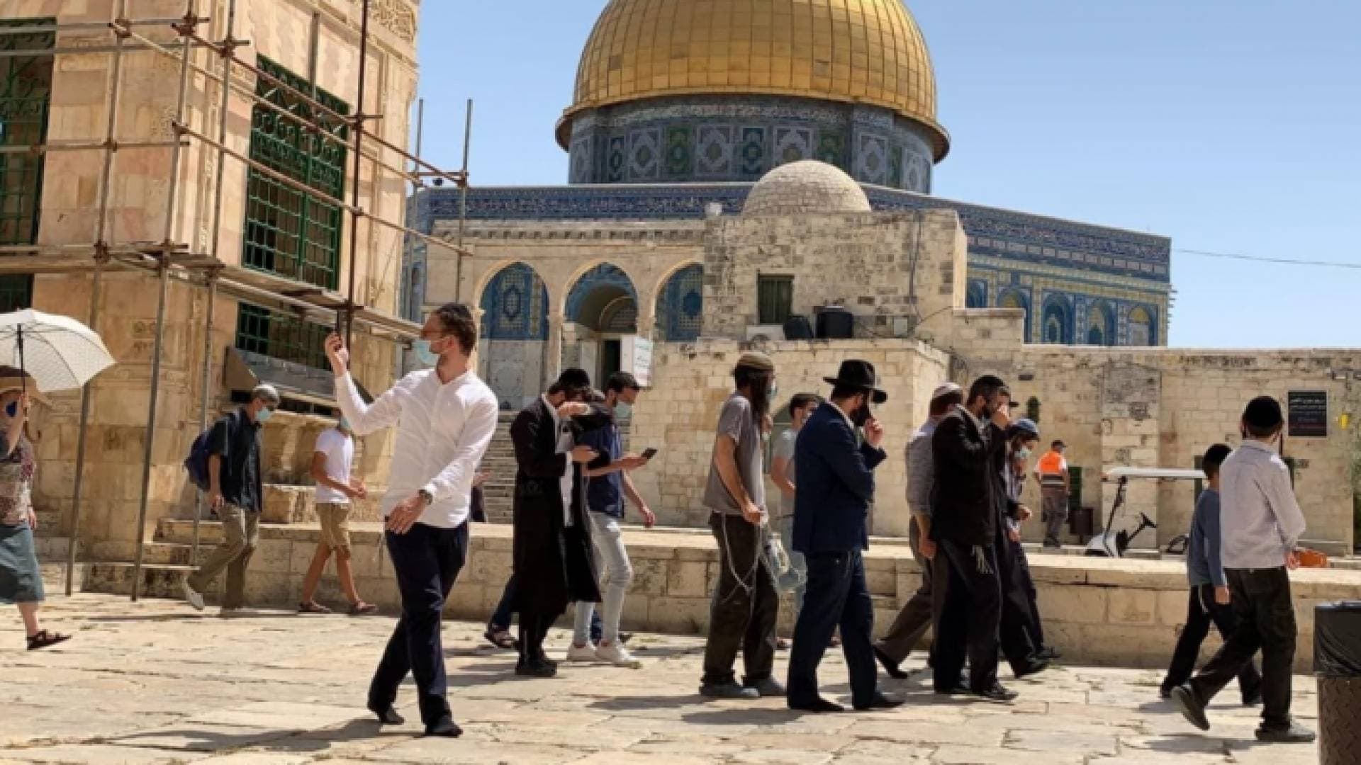 مستوطنون يقتحمون الأقصى بحراسة شرطة الاحتلال