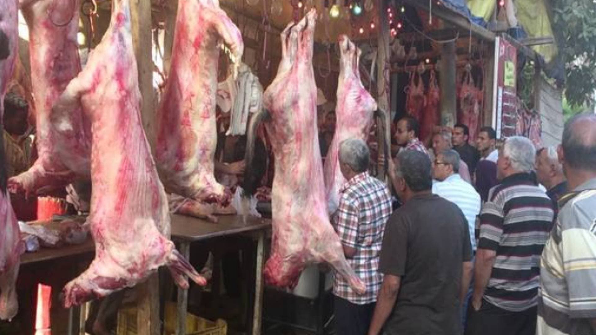 جزار مصري ينهي حياة زميله بسبب رفضه رفع أسعار اللحوم