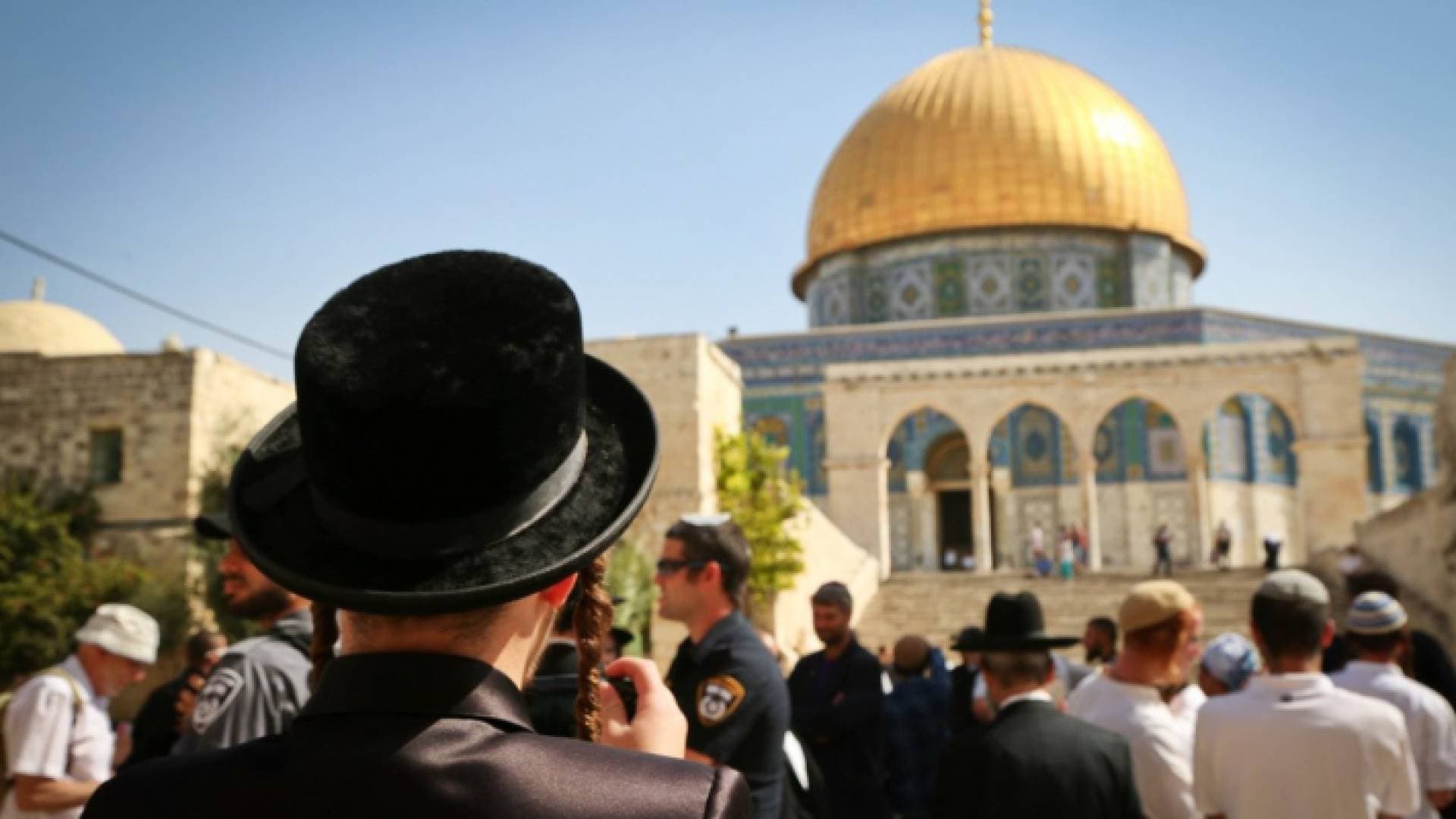كنعان يحذر من "حرب دينية" بسبب اقتحامات المستوطنين للمسجد الأقصى