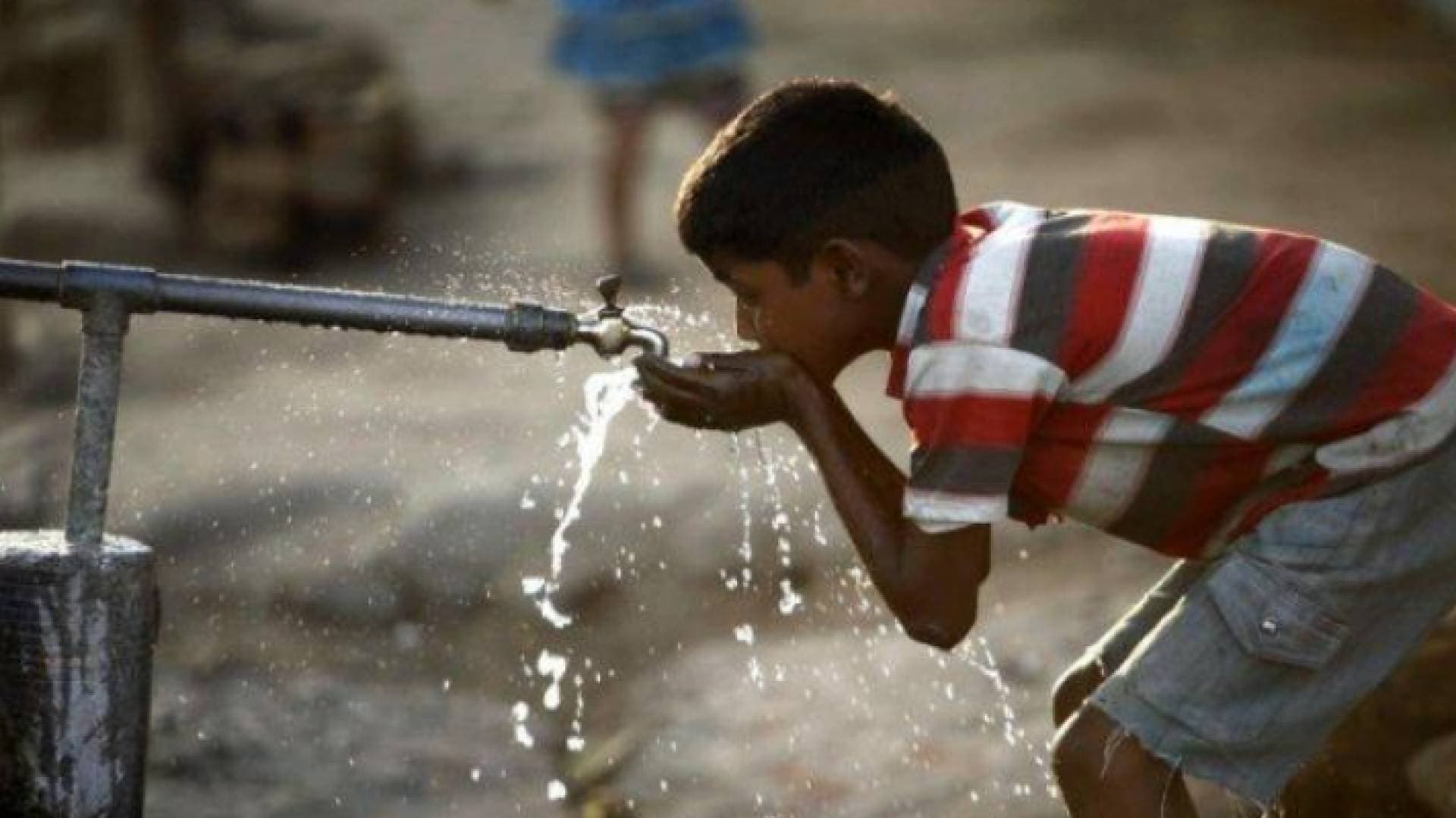 المياه: لا تهاون بالالتزام بالأدوار وتأمين المواطنين باحتياجاتهم