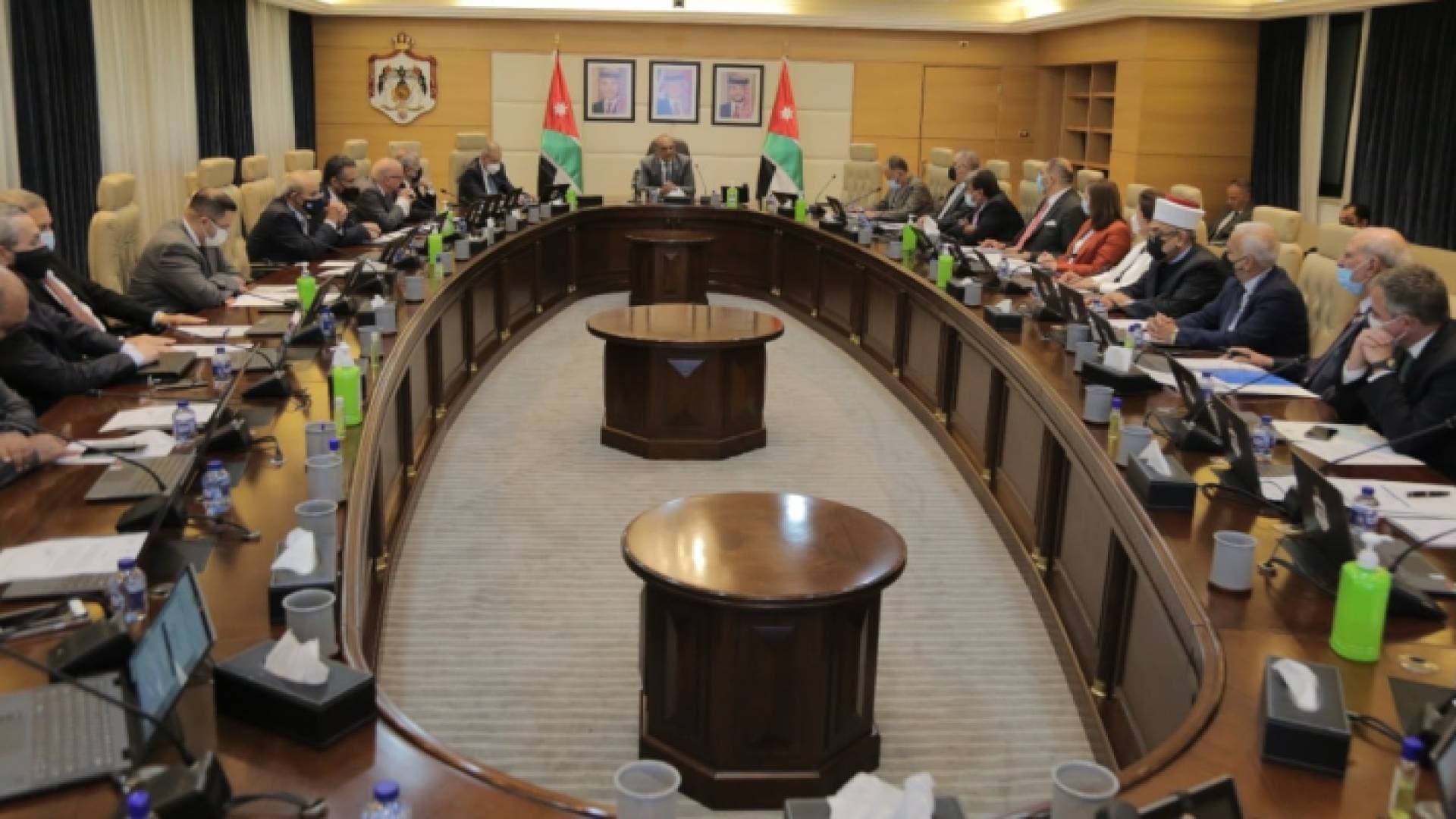 رئيس الوزراء يوجه بتشديد الرقابة على تطبيق أمر الدفاع رقم ٣٢