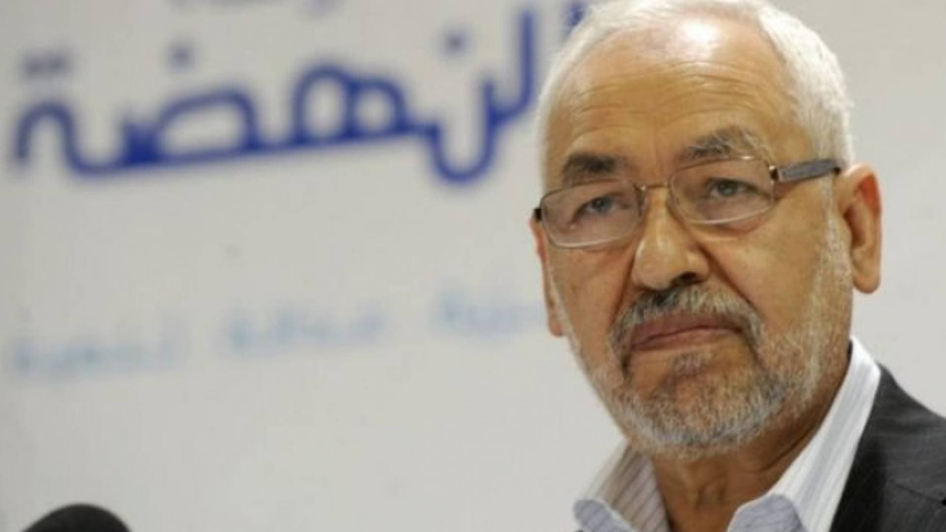رئيس مجلس النواب التونسي يعتصم أمام البرلمان المطوق من الجيش