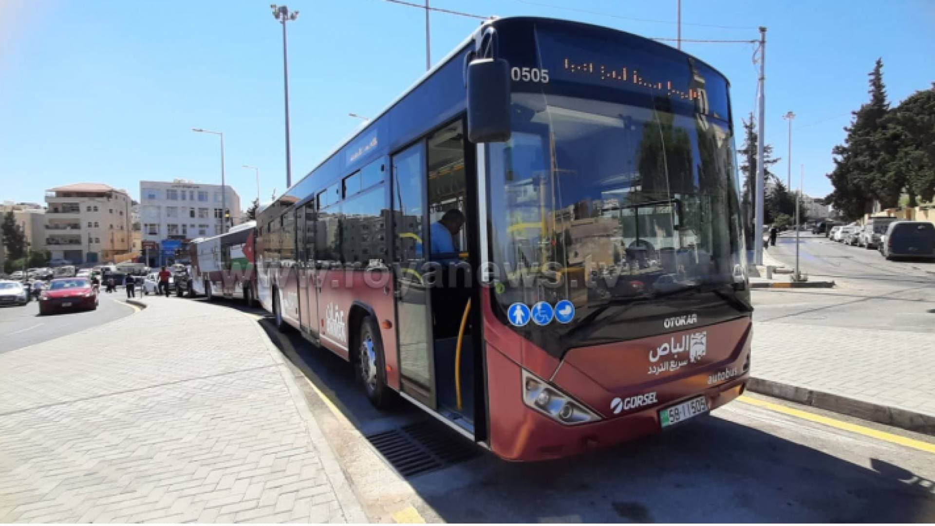 الأمن العام: خطة مرورية خاصة لمنع التعدي على مسار الباص السريع - صور