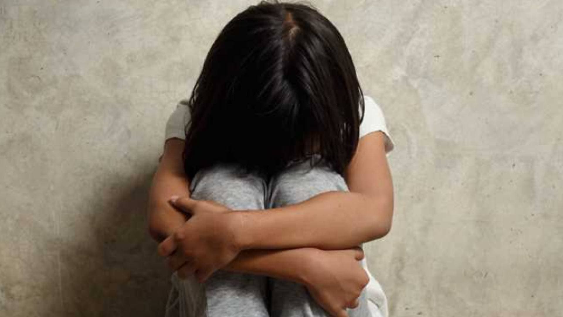 مصر .. طفلتان شقيقتان "١٢-٩ سنوات" تهتكان عرض جارتهما الطفلة "٣ أعوام" حتى موتها