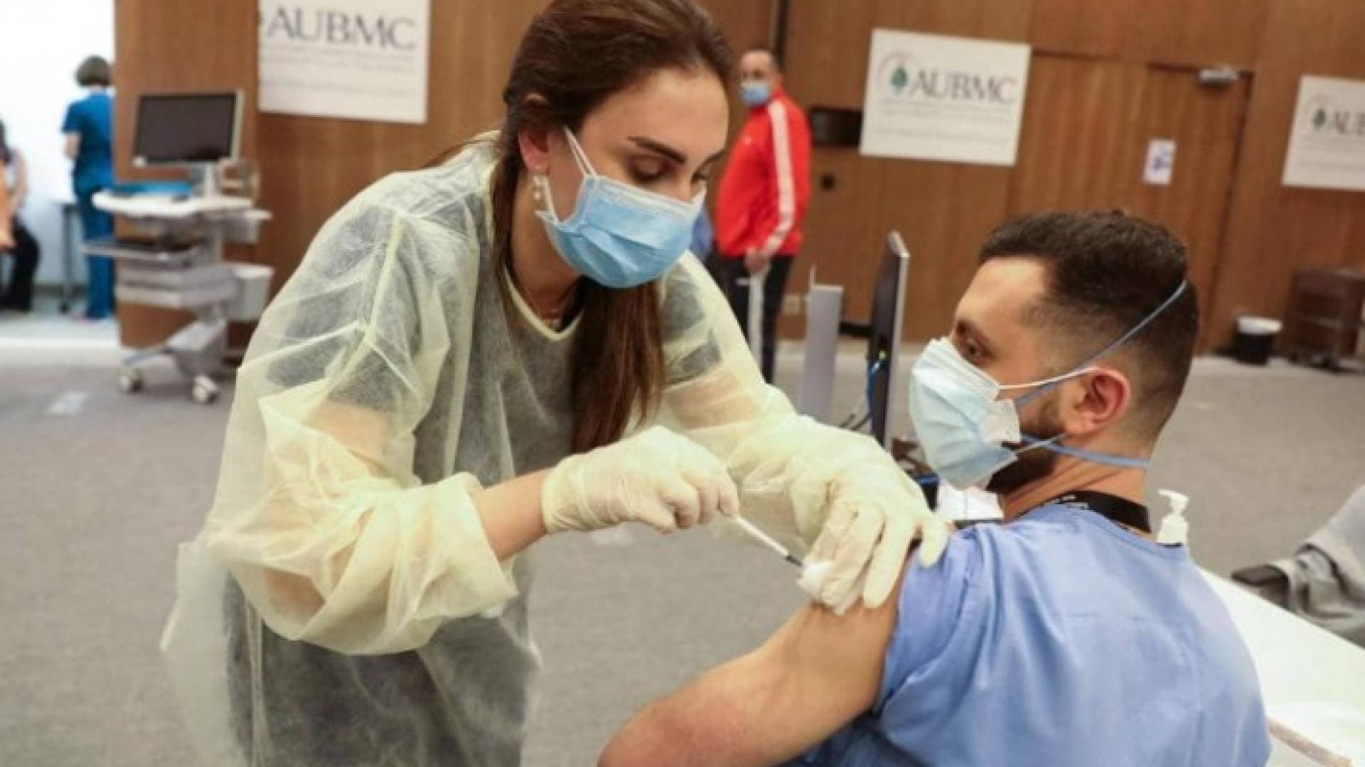 إلزام موظفي القطاع العام في لبنان أخذ لقاح كورونا