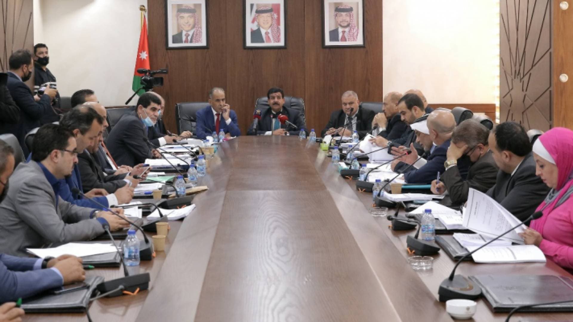 "المشتركة النيابية" تقر المادتين ١ و٢ من قانون البلديات واللامركزية.. تفاصيل