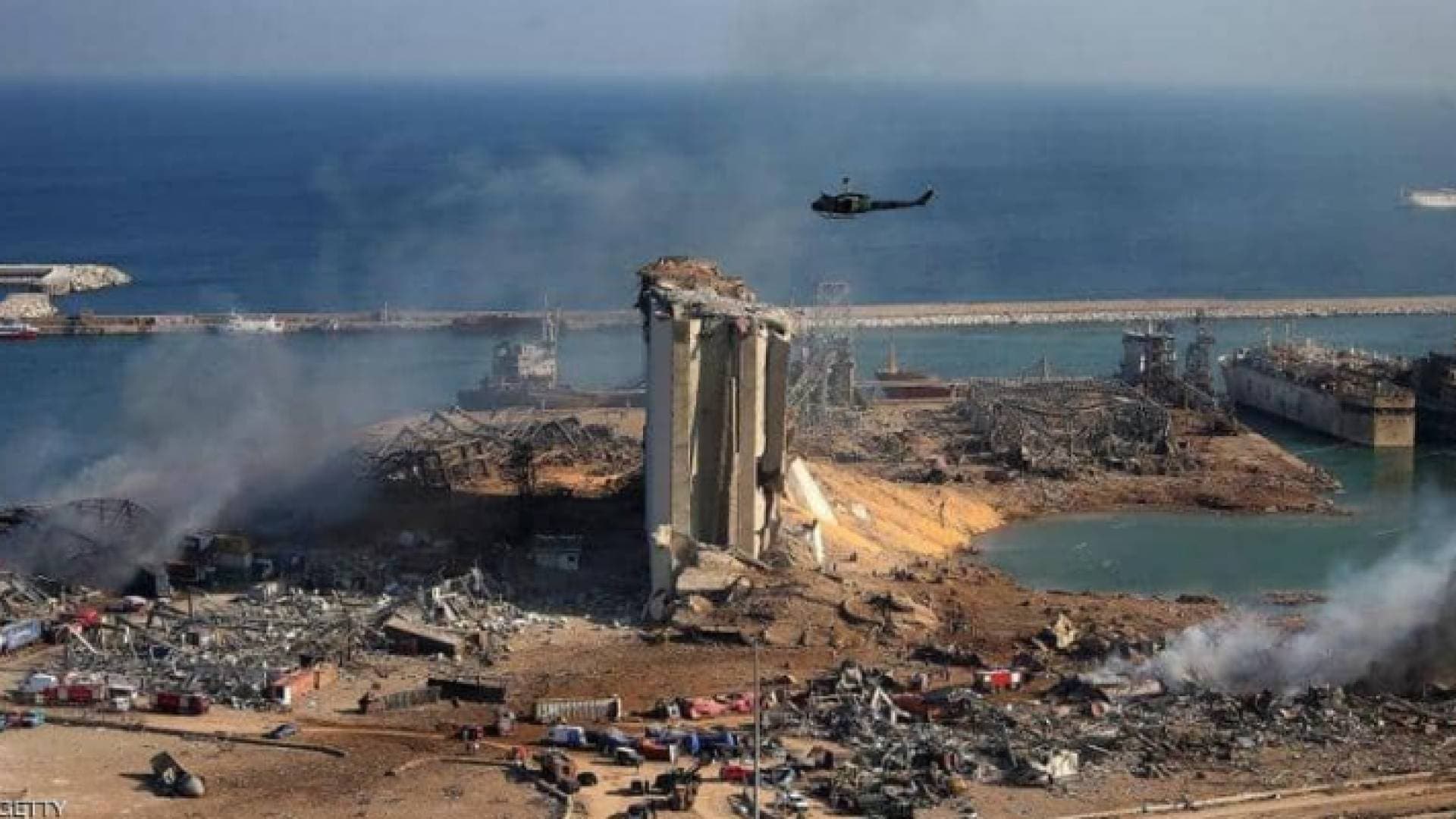 الصور المتداولة على أنها تظهر صاروخا يضرب مرفأ بيروت قبل عام مركبة ومصورها لم يقتل