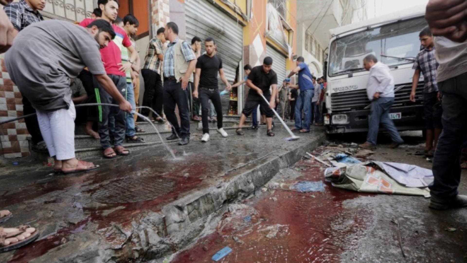 ما حقيقة صورة دماء ضحايا سقطوا في أحداث ميدان رابعة بمصر؟