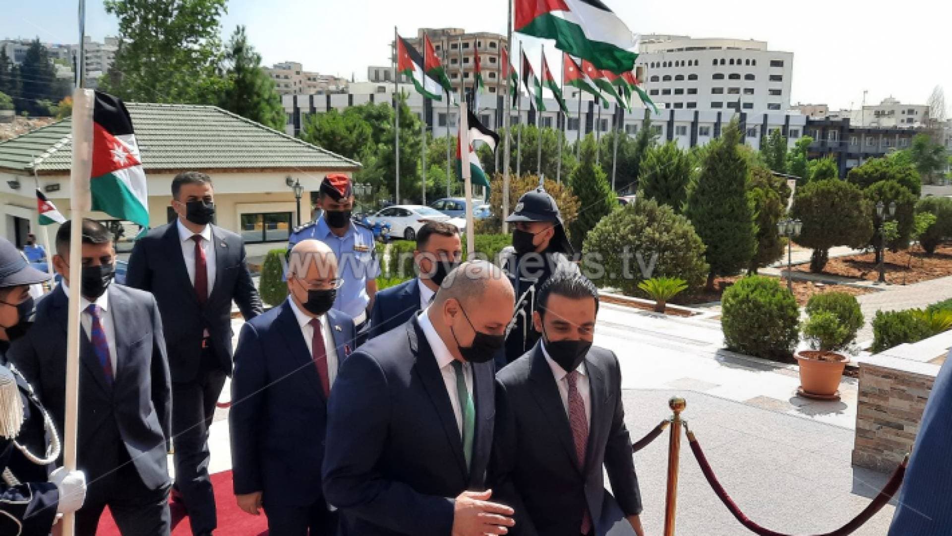 العودات يجري مباحثات مع رئيس مجلس النواب العراقي.. صور