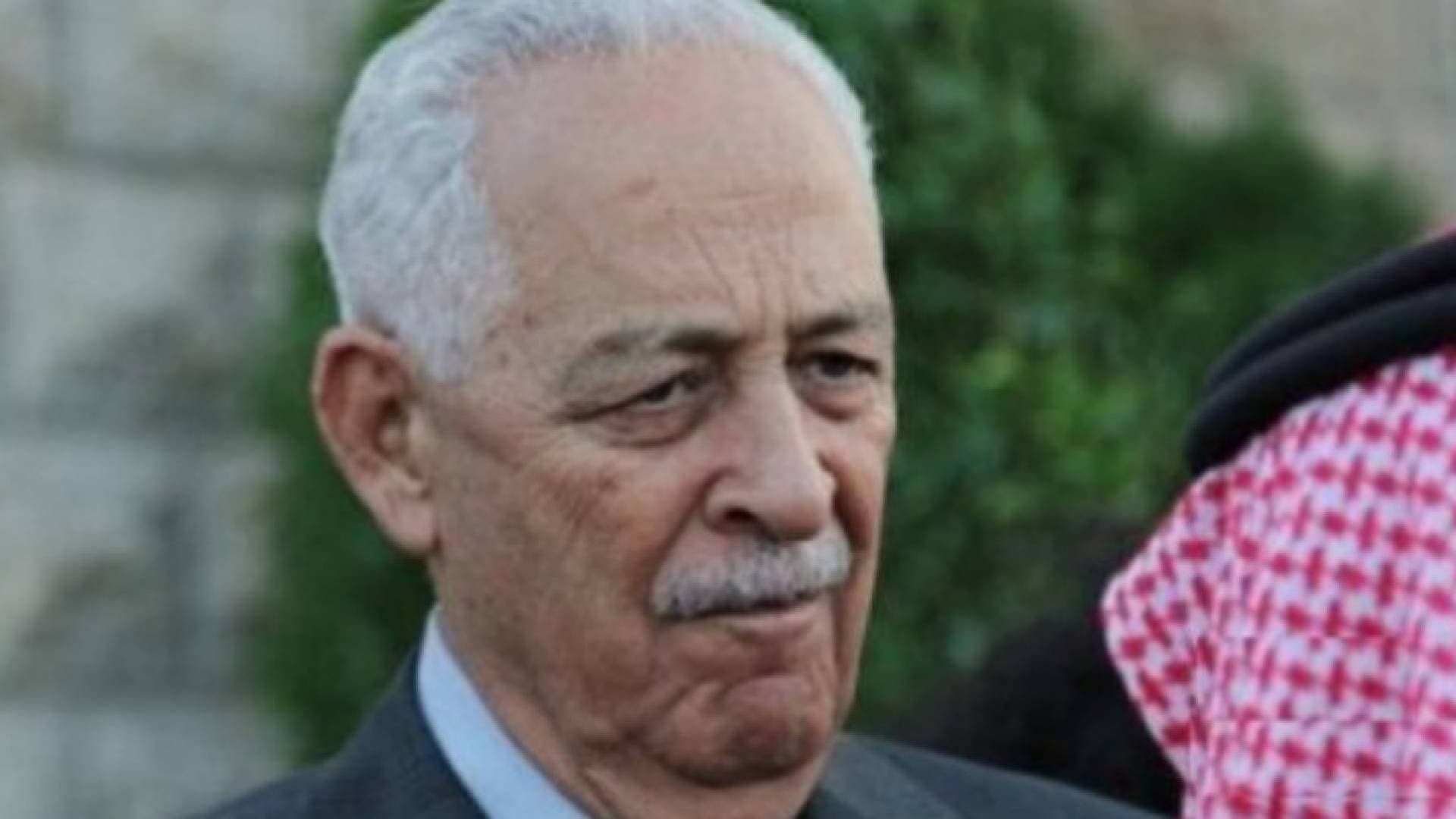 العيسوي ينقل تعازي الملك إلى الملقي والفقهاء
