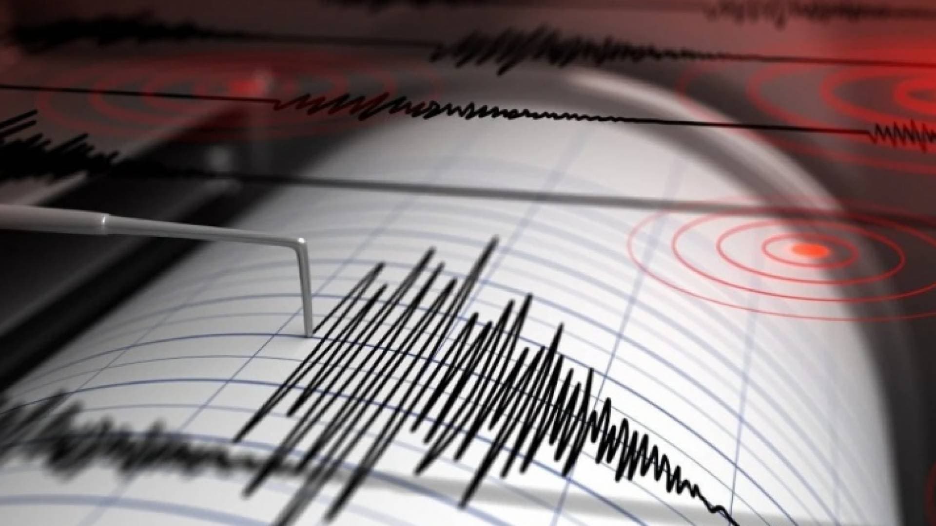 زلزال بقوة ٥.٨ درجات يضرب جزر منتاواي في إندونيسيا