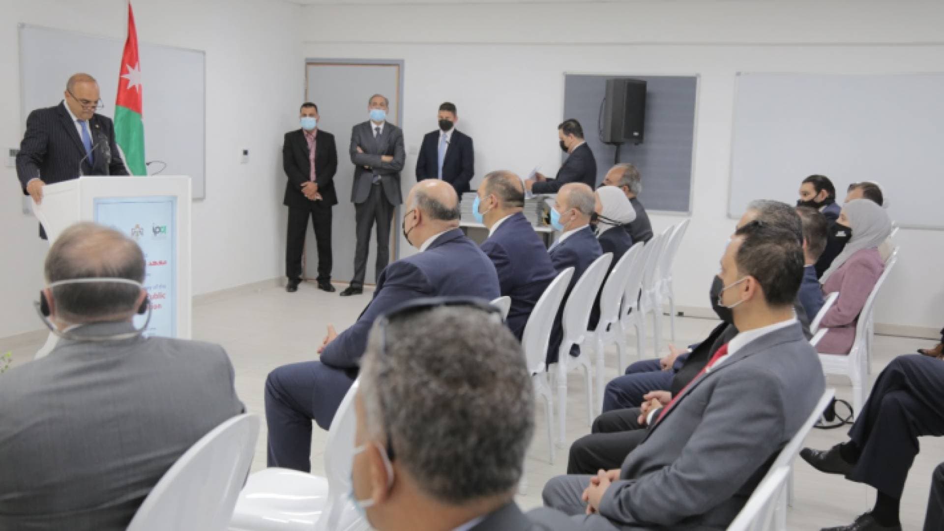 الخصاونة: ملتزمون بإنفاذ توجيهات الملك بإصلاح القطاع العام