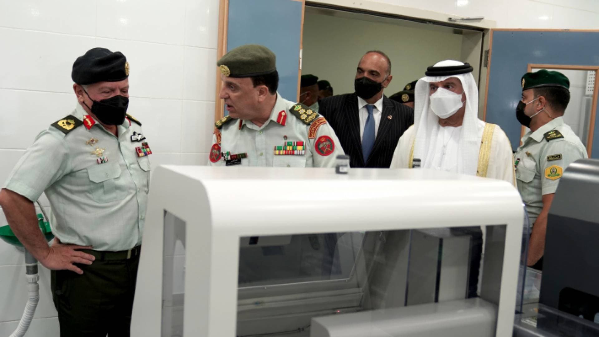 الملك يفتتح مركز الأورام العسكري في عمان بسعة ١٤٠ سريرا - صور