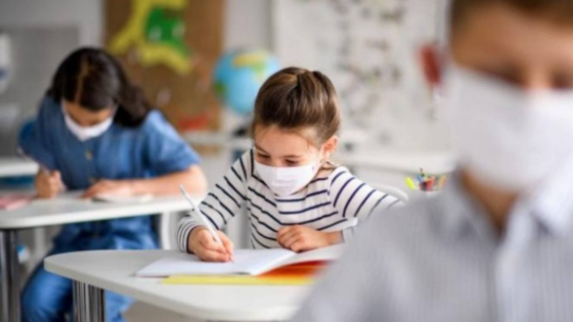 حملة قم مع المعلم تطالب بمكافأة لمعلمي "الفاقد التعليمي" في المدارس الخاصة