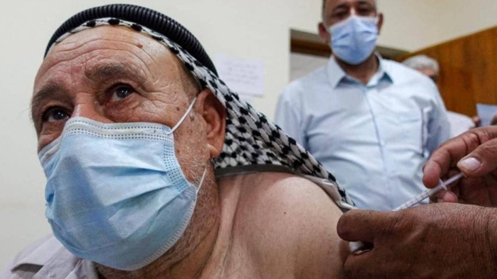 توصية بإجبار العراقيين على تلقي لقاح كورونا